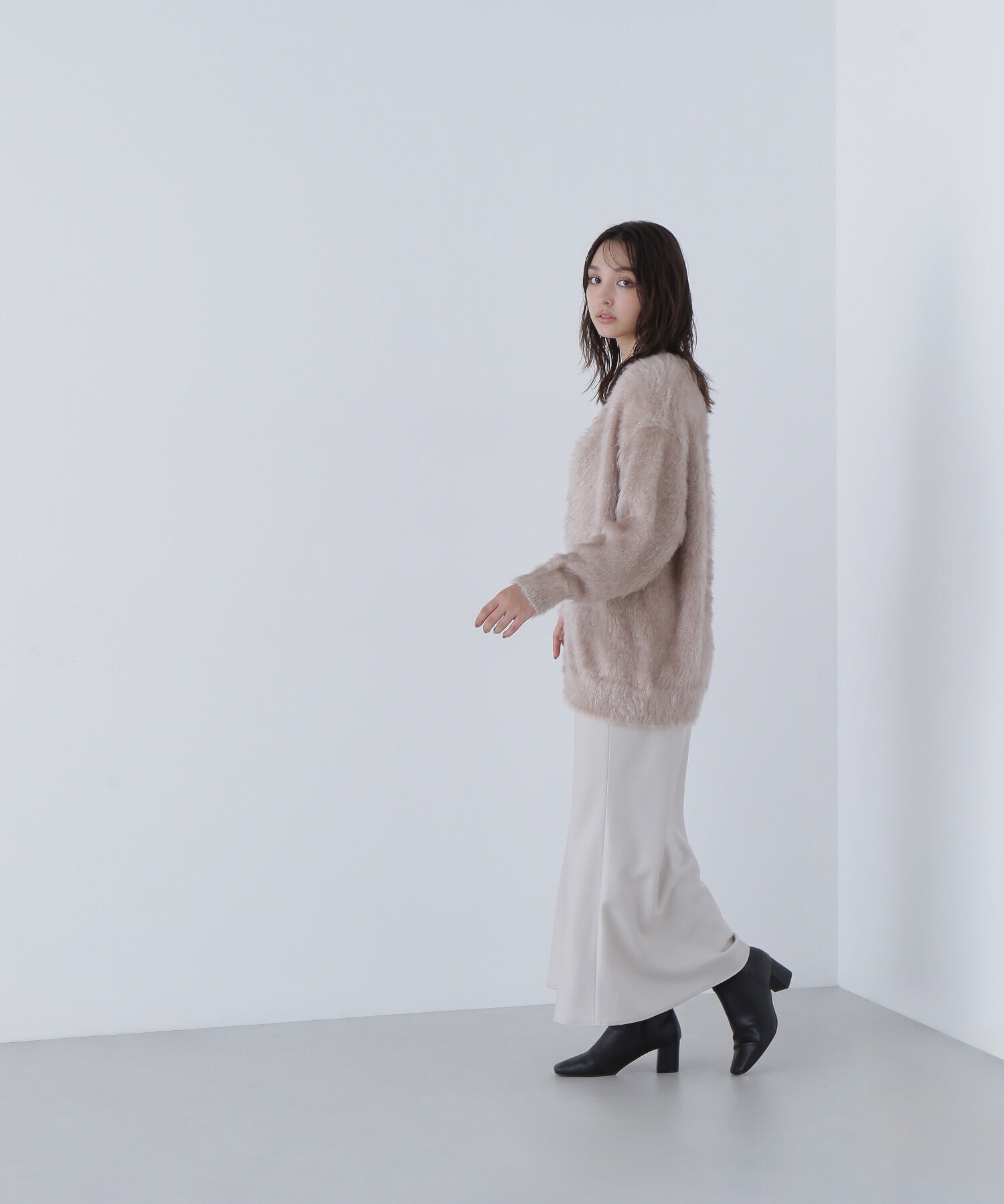  「ヘアリーラメニットシリーズ Vネックカーディガン」|ニット・セーター|