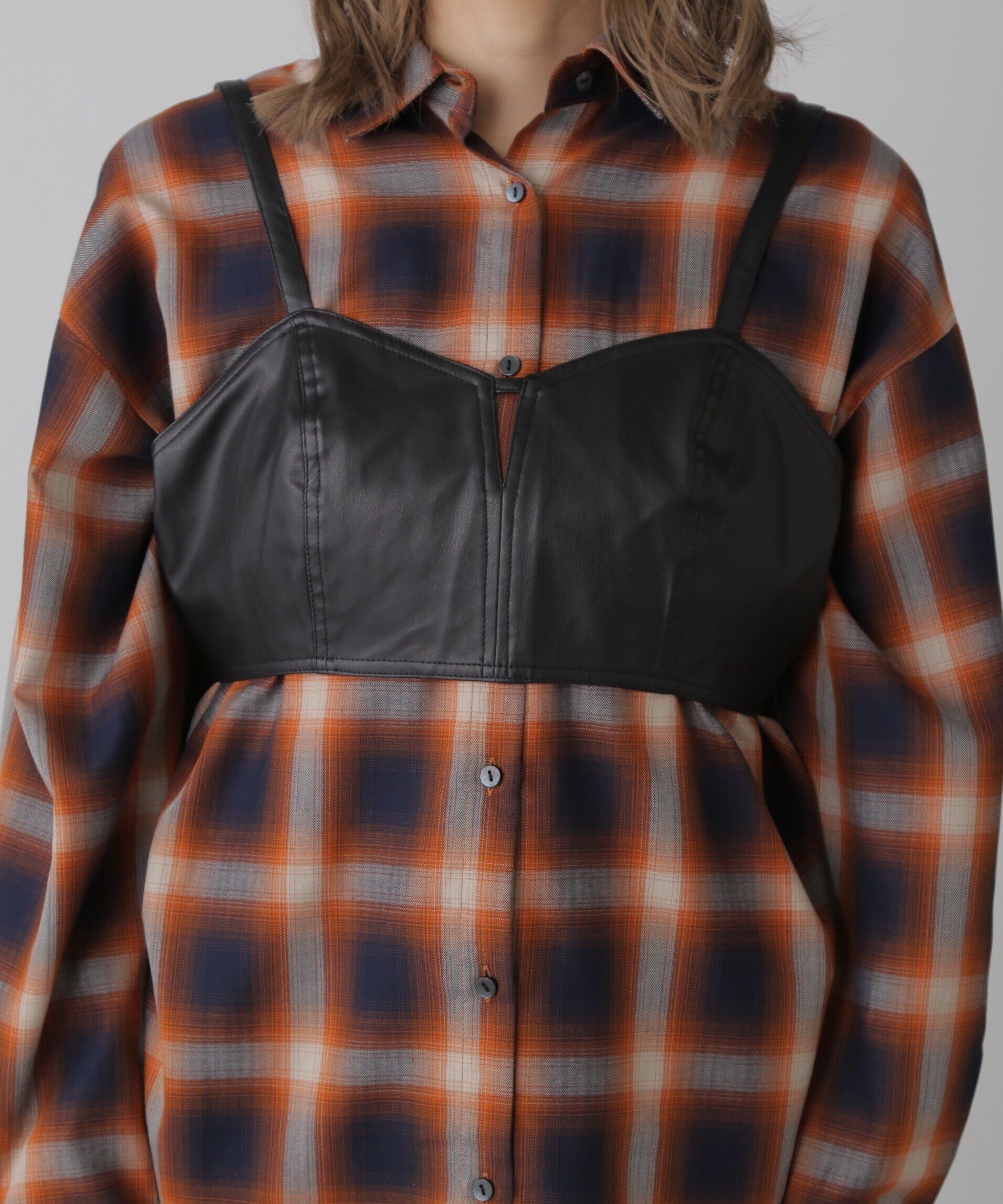  「フェイクレザービスチェ」|シャツ・ブラウス|