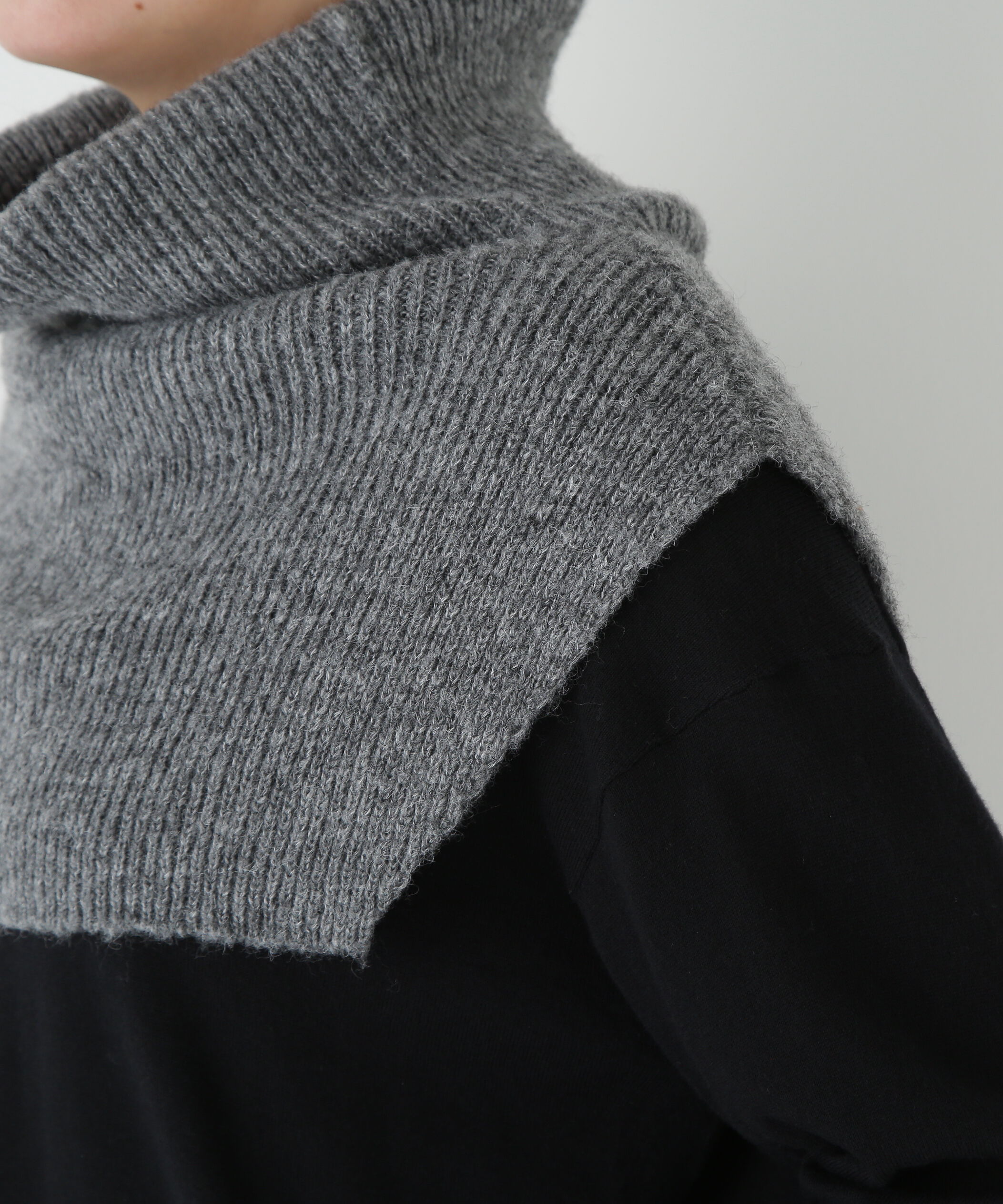  「◆スリットハイネックショートベスト」|ニット・セーター|