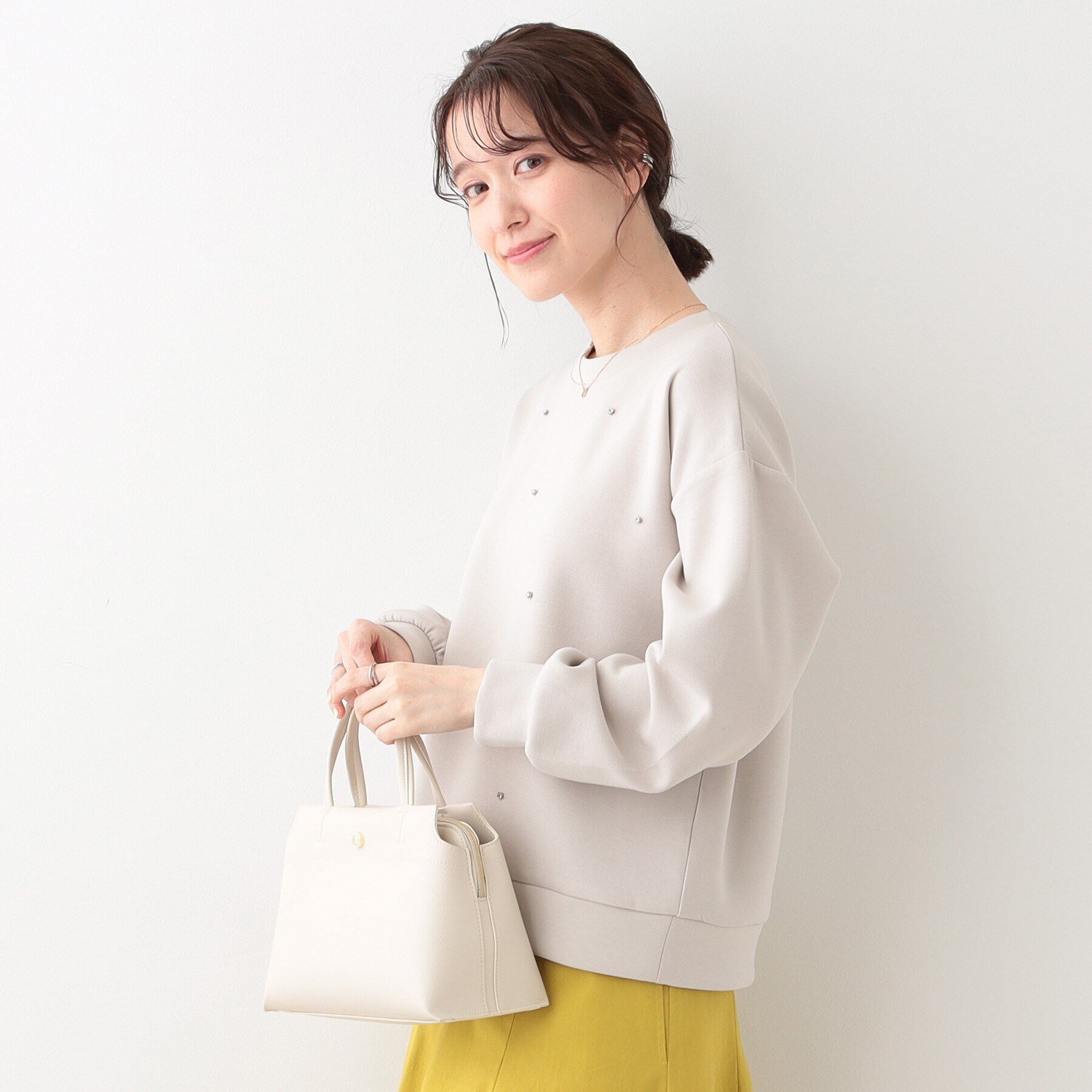 SHOO･LA･RUE「【S-LL】もちさら ビジュー付きトップス」|Tシャツ・カットソー|