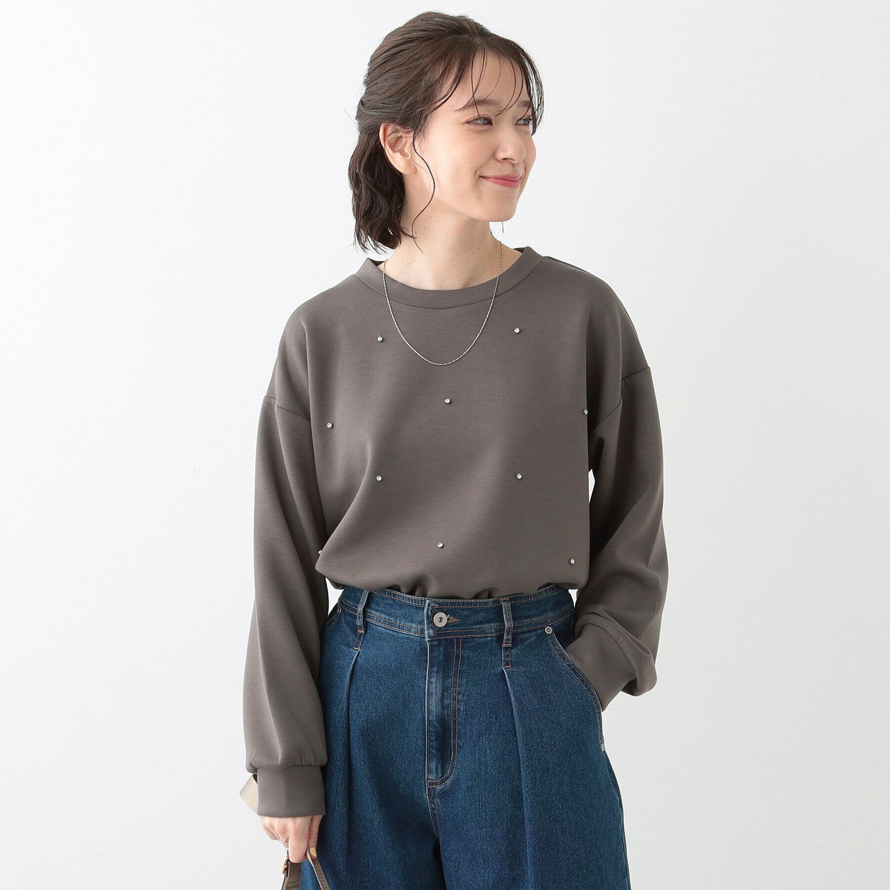 SHOO･LA･RUE「【S-LL】もちさら ビジュー付きトップス」|Tシャツ・カットソー|