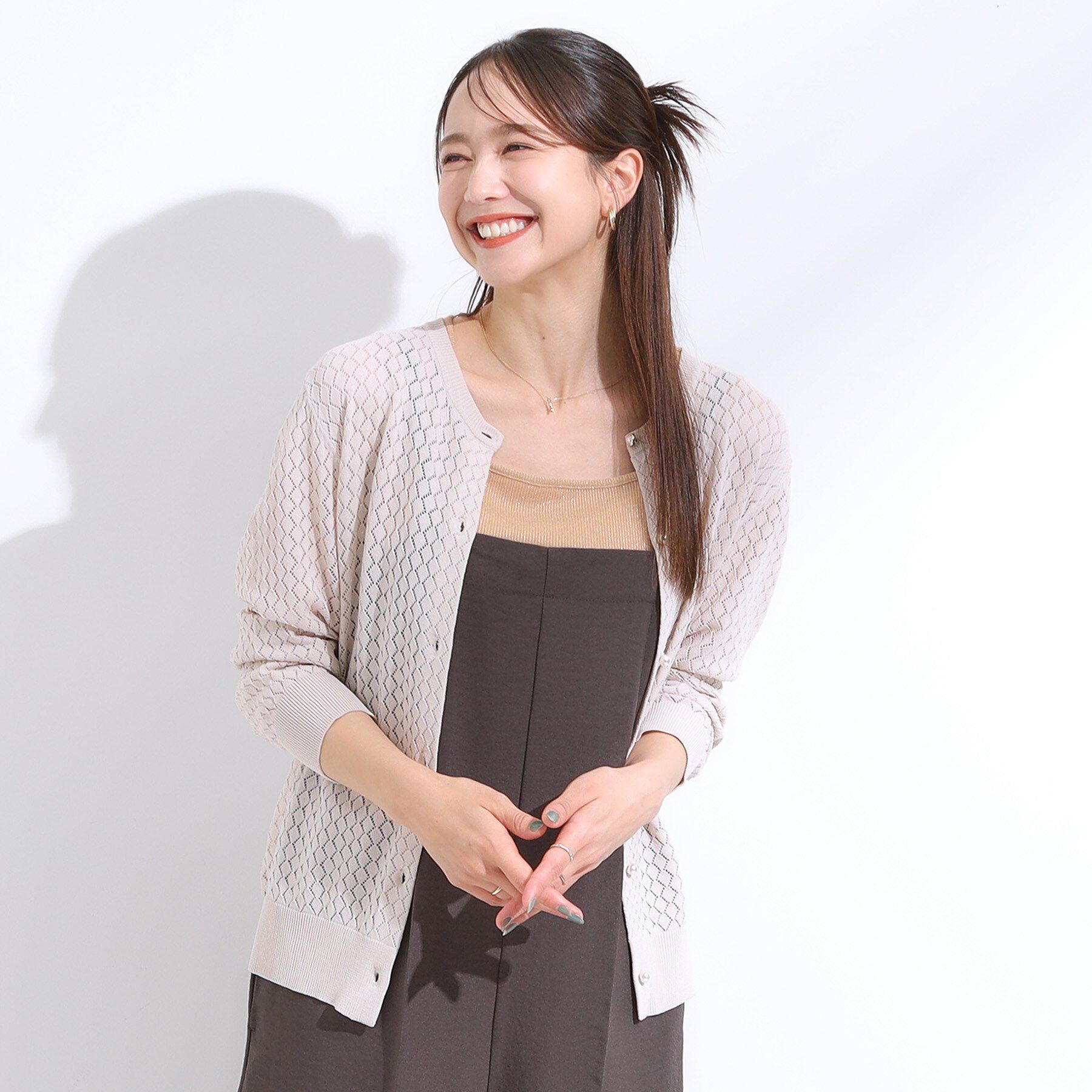 SHOO･LA･RUE「【S-LL】透かし編みが大人上品 マルチボタンニットカーディガン」|カーディガン|