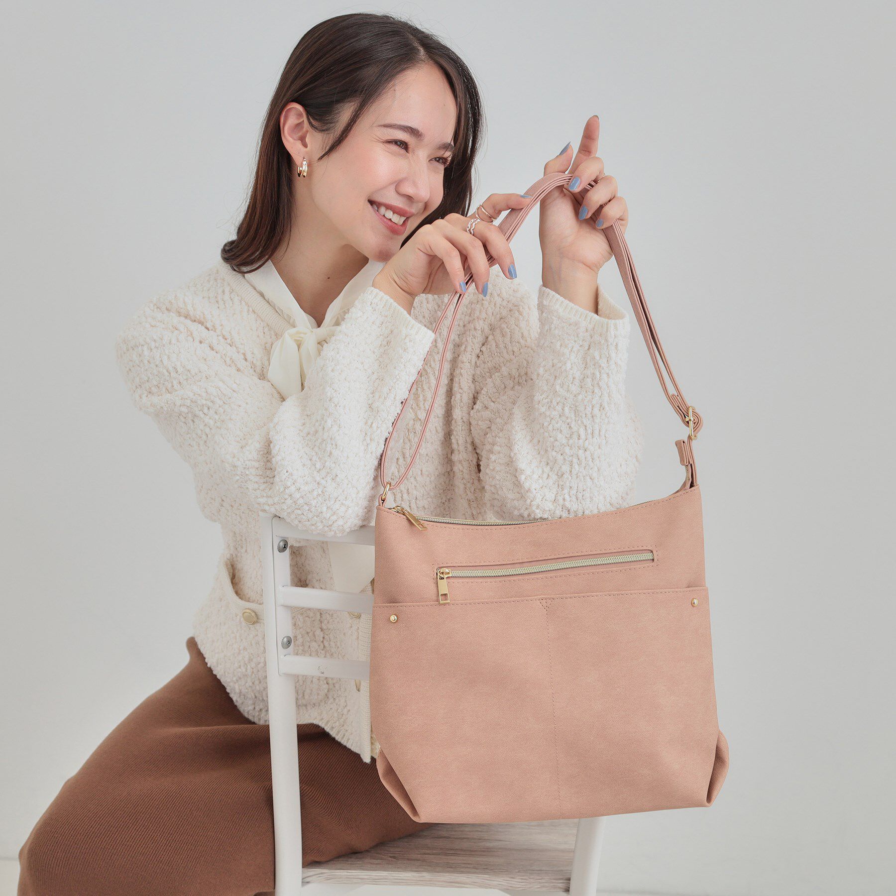 SHOO･LA･RUE「フロントWポケットショルダーバッグ」|ショルダー・メッセンジャー|ピンク(072)