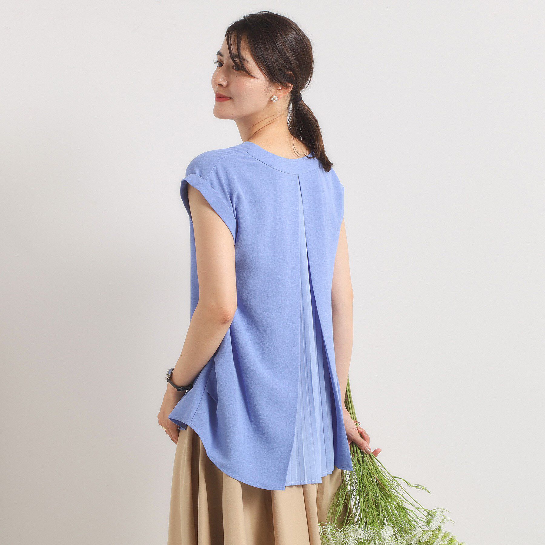 ITS&rsquo;DEMO「【手洗い可】バックプリーツブラウス」|シャツ・ブラウス|ブルー(091)