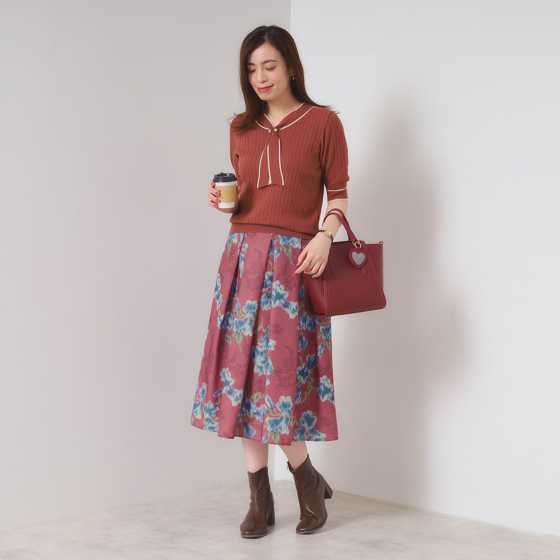 ITS&rsquo;DEMO「【手洗い可】花柄シャンタンスカート」|スカート|