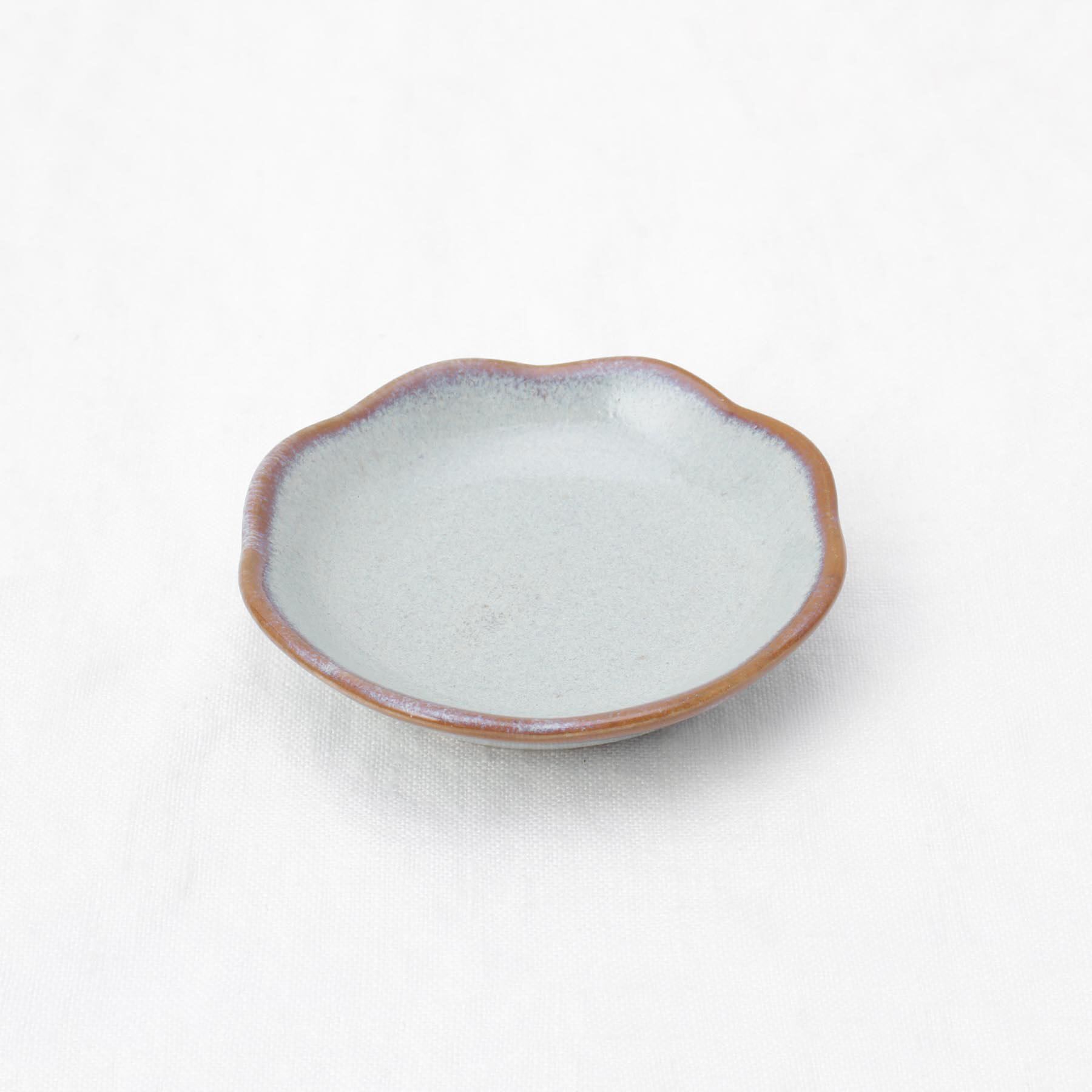 212 KITCHEN STORE「ケイプ 梅形豆皿 ライトグレー」|食器・キッチングッズ|その他