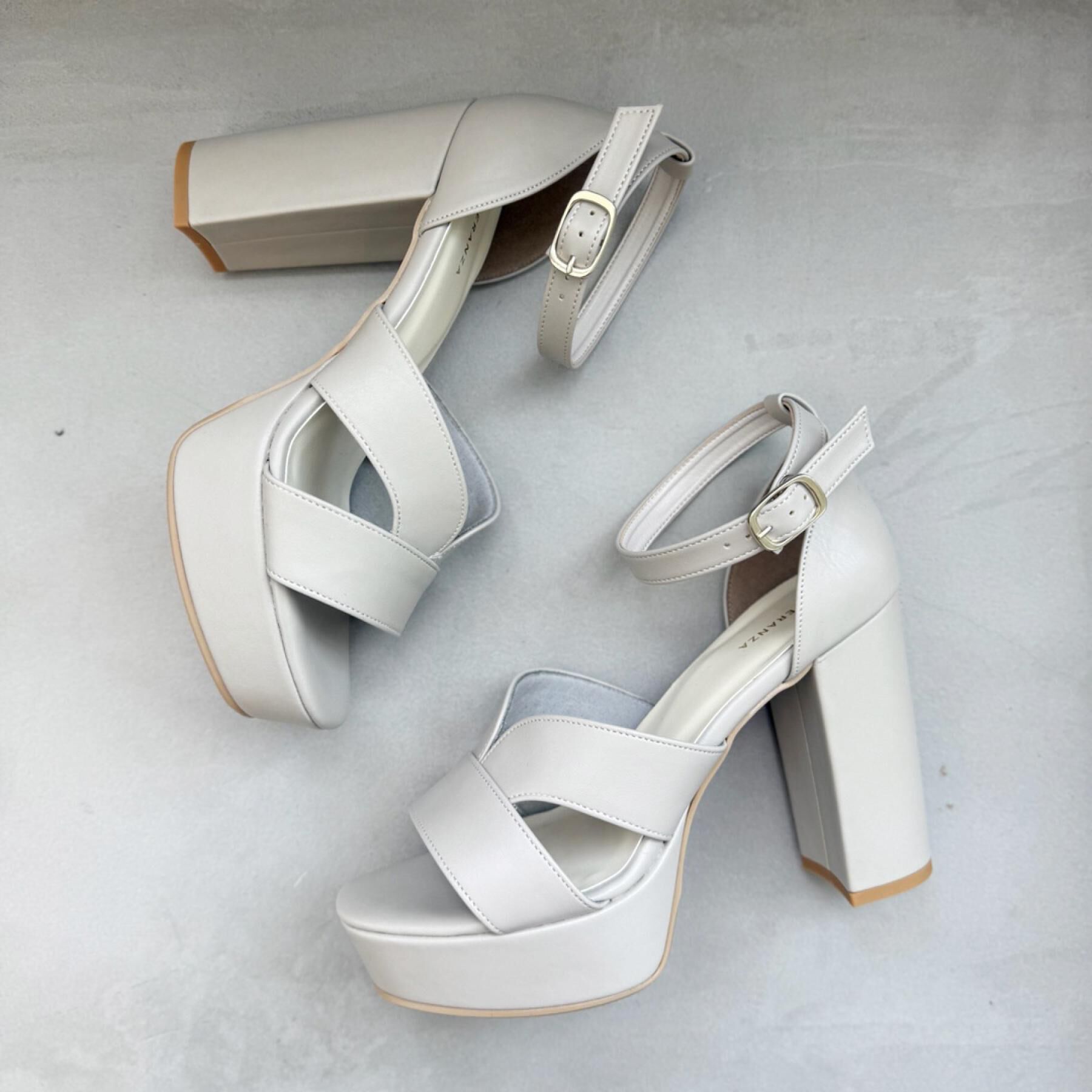 ESPERANZA「ネックベルトチャンキーヒールサンダル」|サンダル|