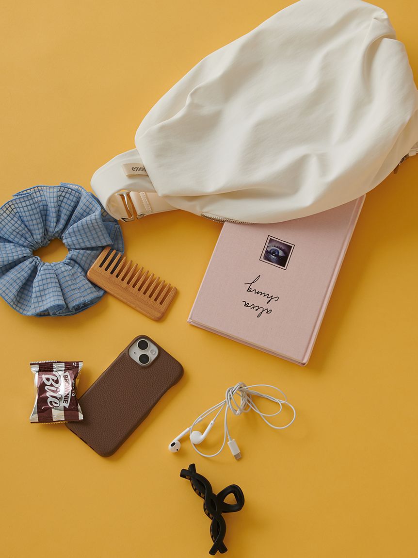 emmi atelier「撥水 クロスボディショルダーバッグ」|ショルダー・メッセンジャー|