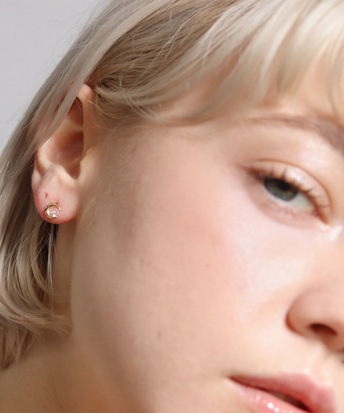  「キュービックジルコニア ムーン ピアス | K18」|ピアス|