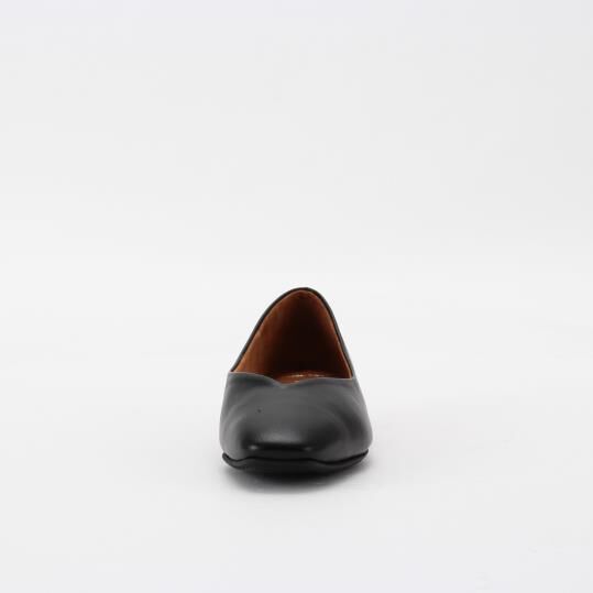 銀座かねまつ「KN255211SHPBLK 【本革】【防水】アクアベルフラットパンプス」|パンプス|