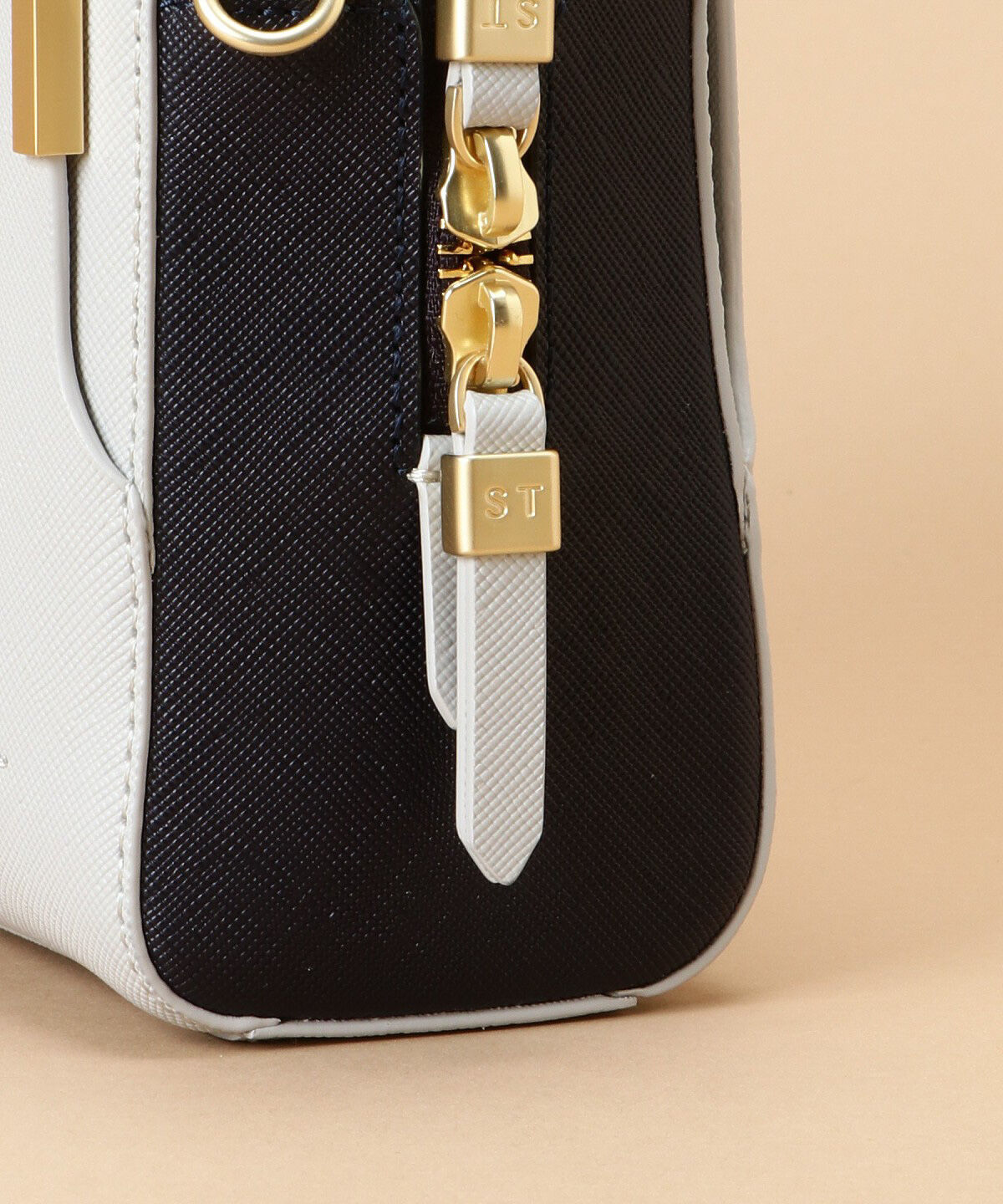 Samantha Thavasa「Pomme d'espoir ポムディスポワール バイカラーショルダーバッグ」|ショルダー・メッセンジャー|