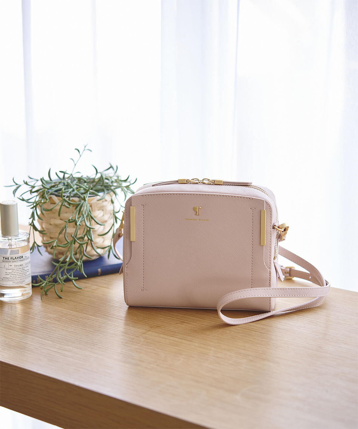 Samantha Thavasa「Pomme d'espoir ポムディスポワール ワンカラーショルダーバッグ」|ショルダー・メッセンジャー|