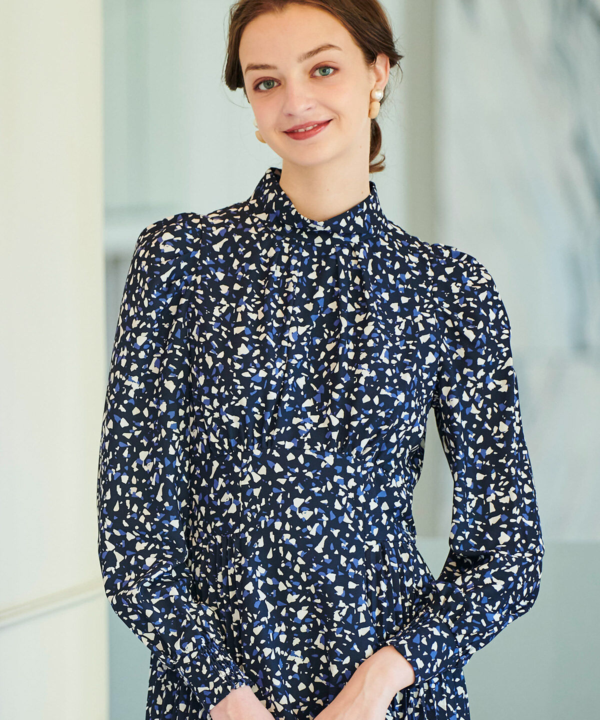 アンドクチュール「ジオメドットプリントプリーツワンピース」|ワンピース|