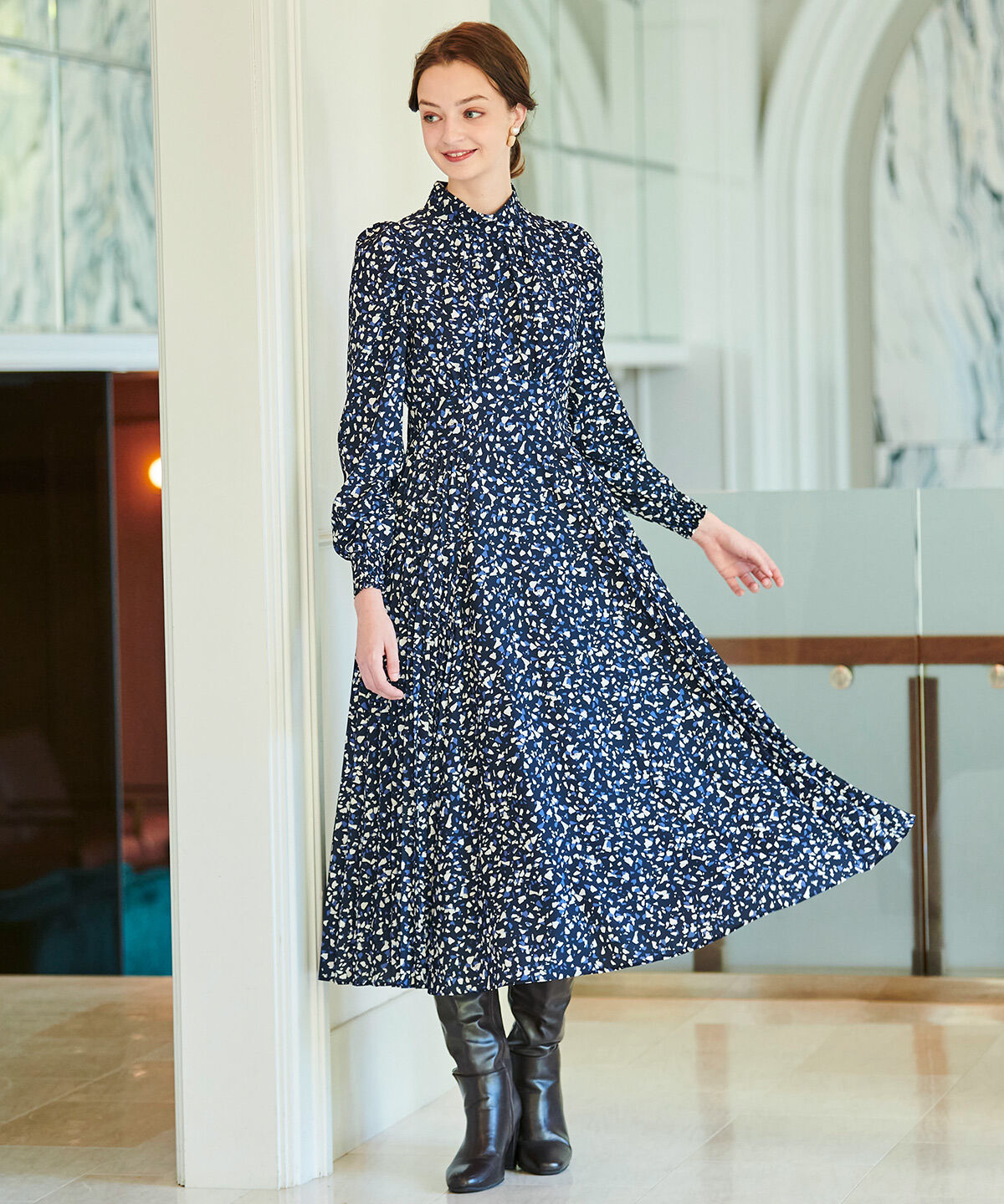 アンドクチュール「ジオメドットプリントプリーツワンピース」|ワンピース|