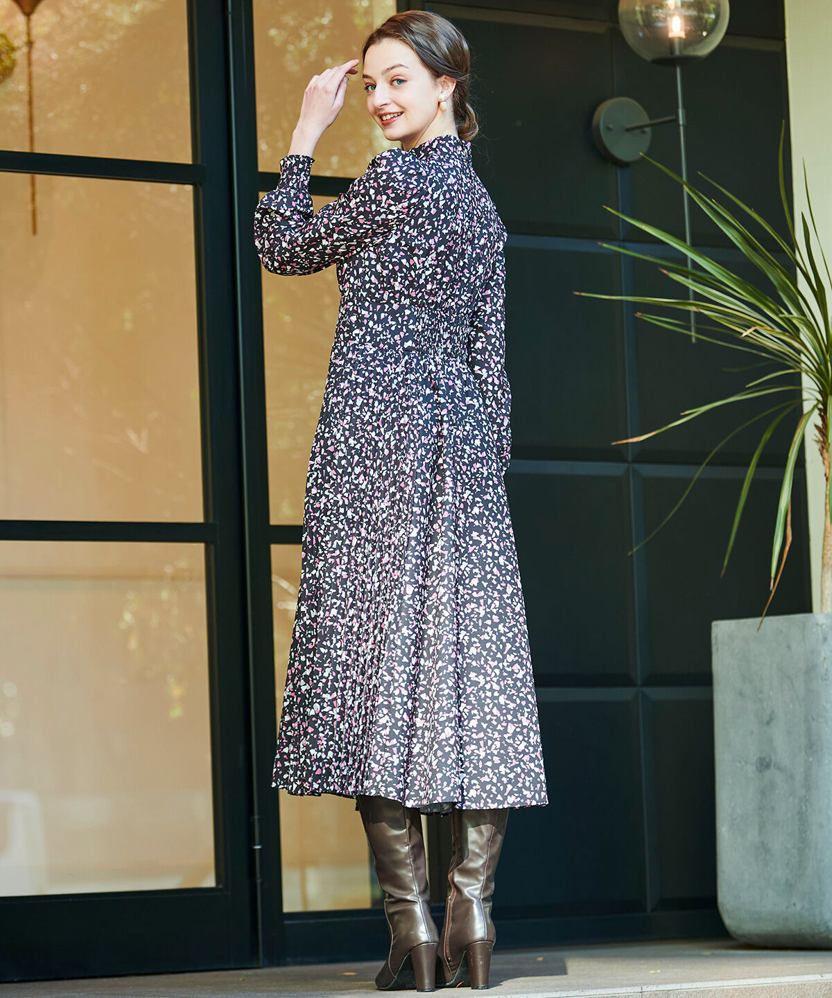 アンドクチュール「ジオメドットプリントプリーツワンピース」|ワンピース|