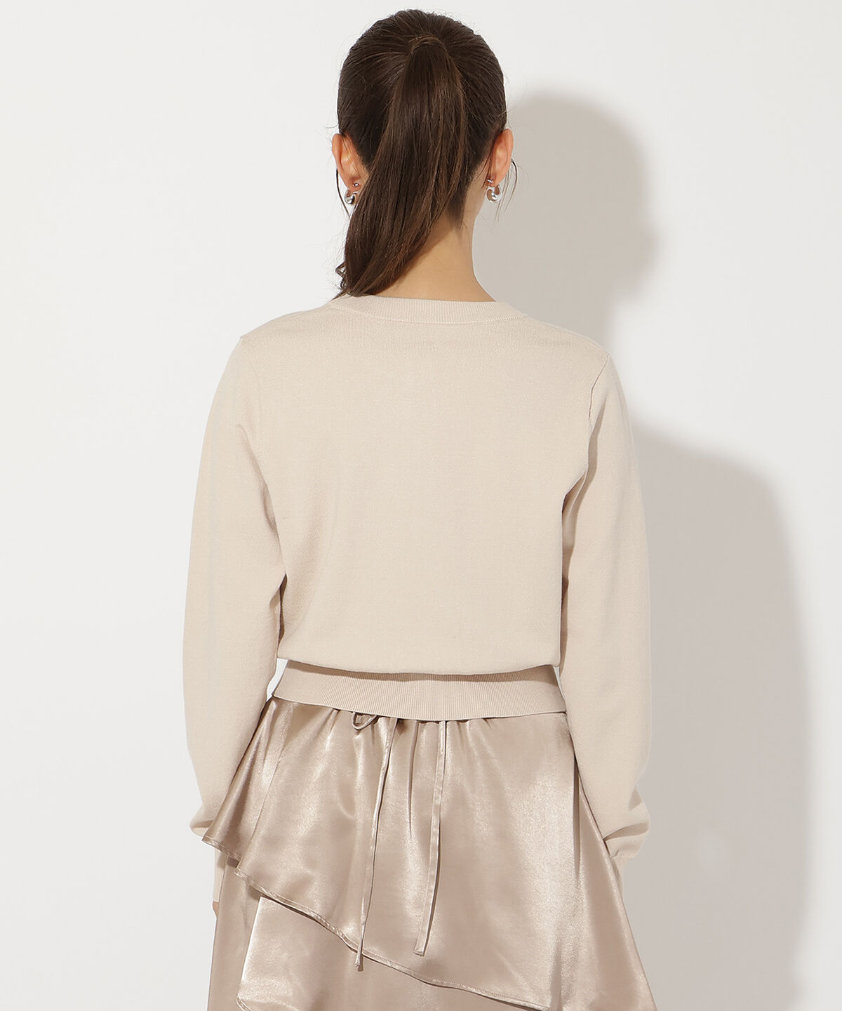 アンドクチュール「ビジューボタンクルーネックカーディガン」|カーディガン|