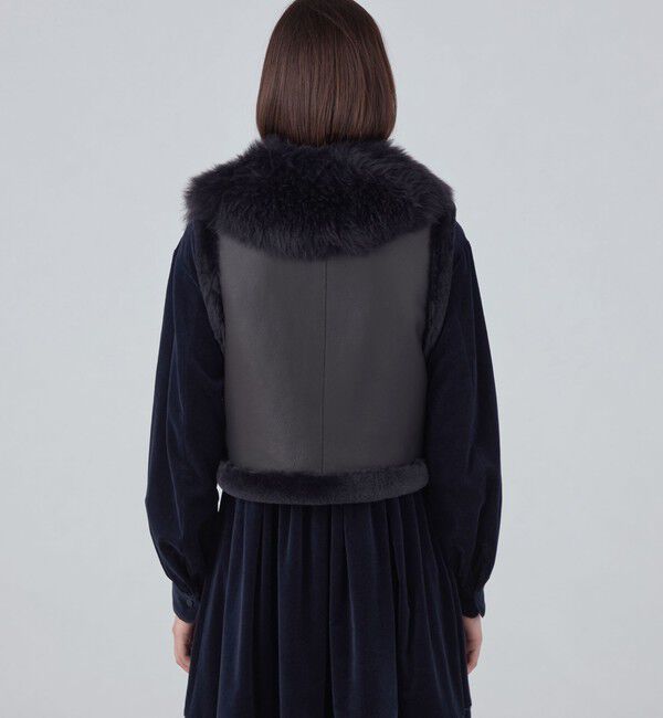 TOMORROWLAND collection「ナッパランムートン リムーバルカラージレ」|ダウンベスト・ベスト|