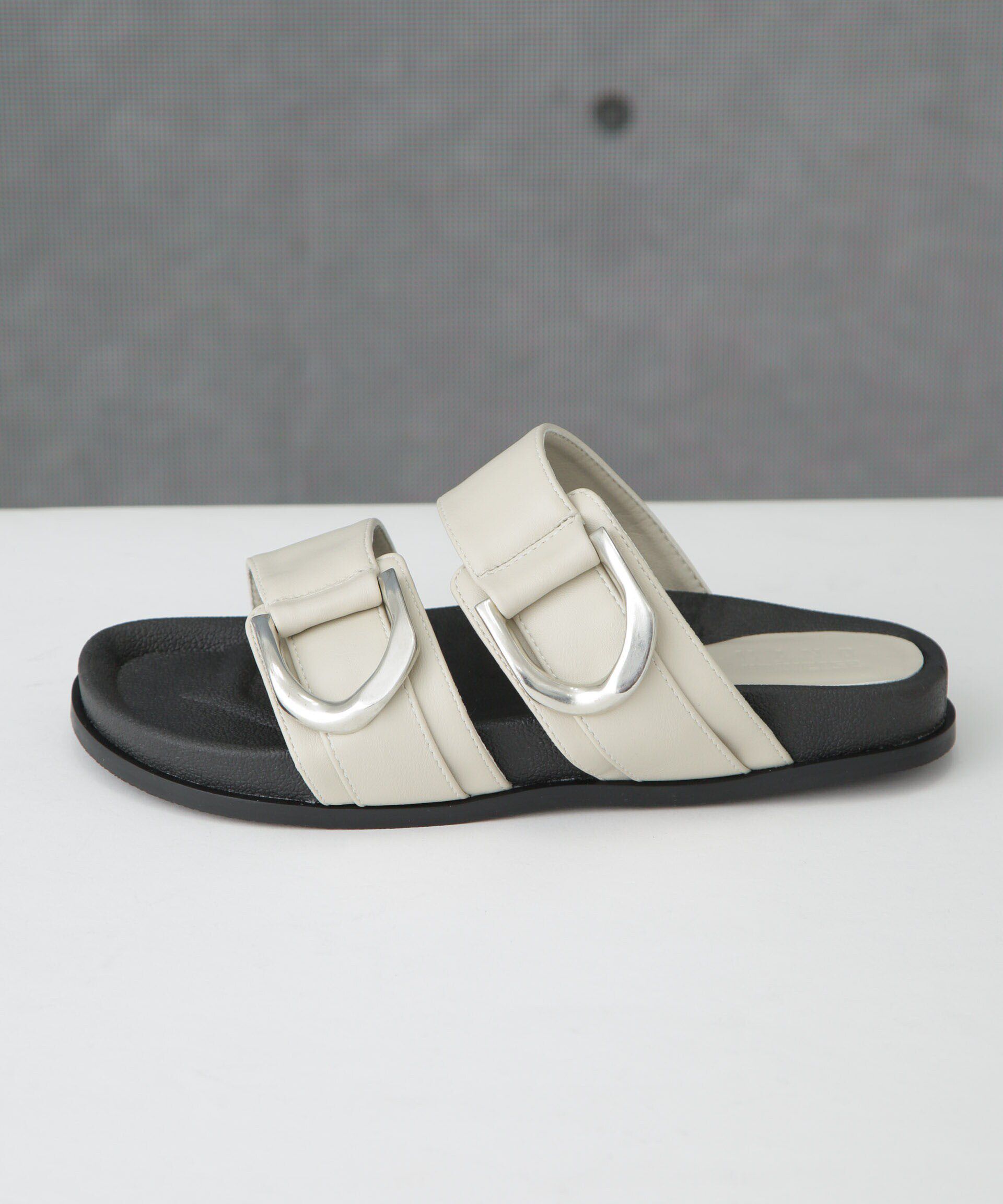 nano･universe「メタルバックルベルテッドサンダル」|サンダル|