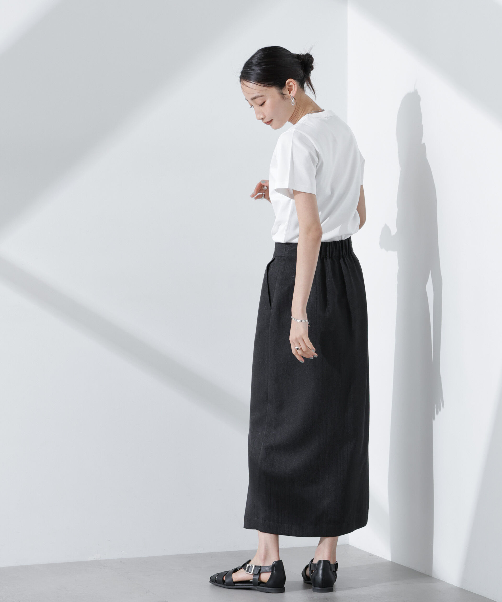 nano･universe「メタリックフロントZIPスリットタイトスカート」|スカート|