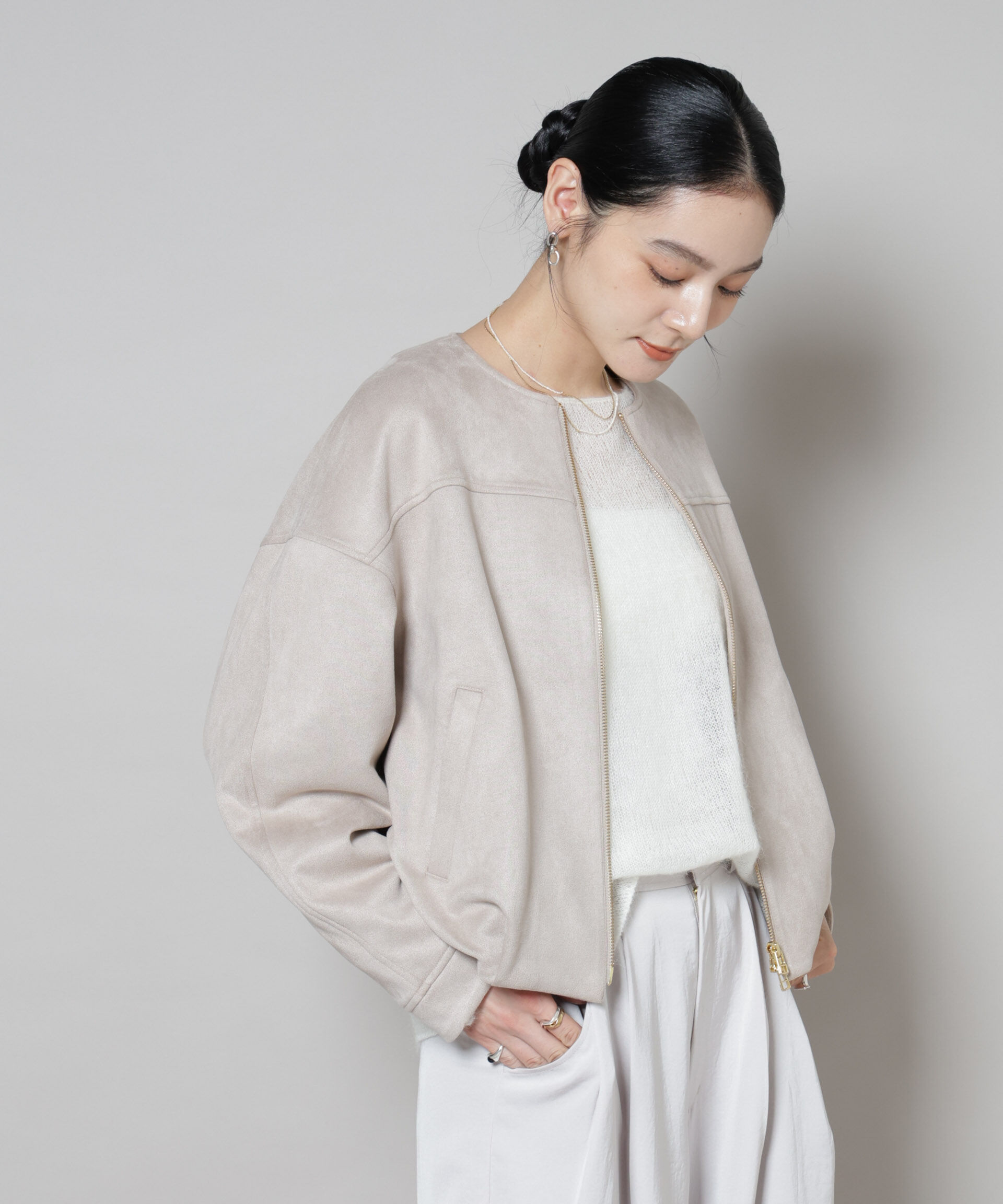 nano･universe「フェイクスエードボンディングノーカラーブルゾン」|ブルゾン・スタジャン|