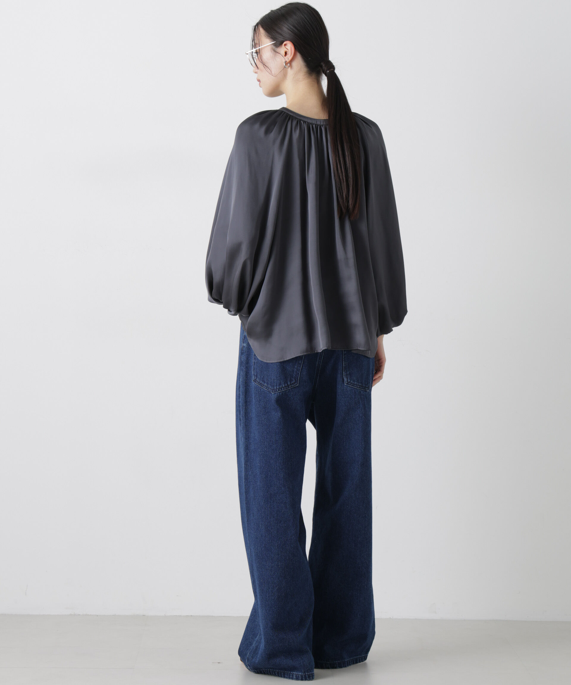 nano･universe「前後2wayサテンボリュームスリーブブラウス」|シャツ・ブラウス|