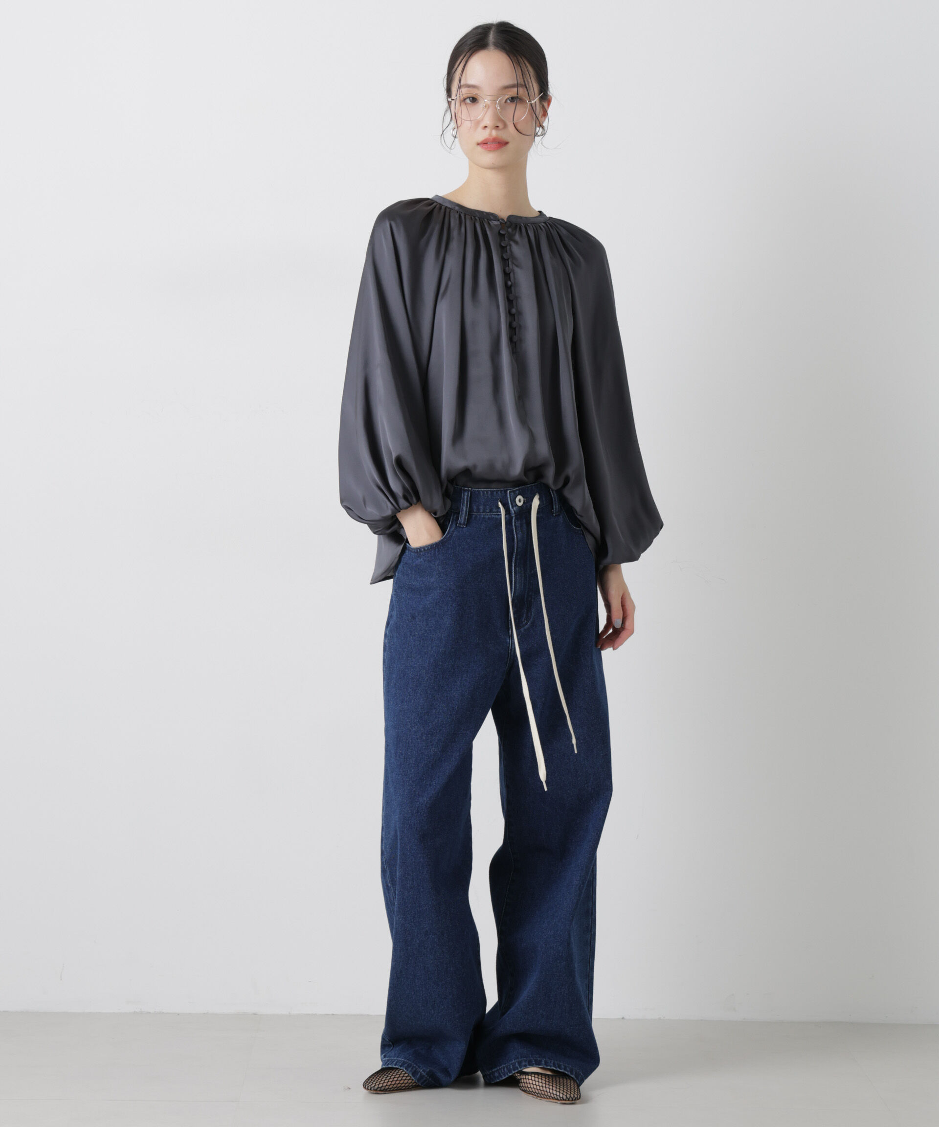 nano･universe「前後2wayサテンボリュームスリーブブラウス」|シャツ・ブラウス|