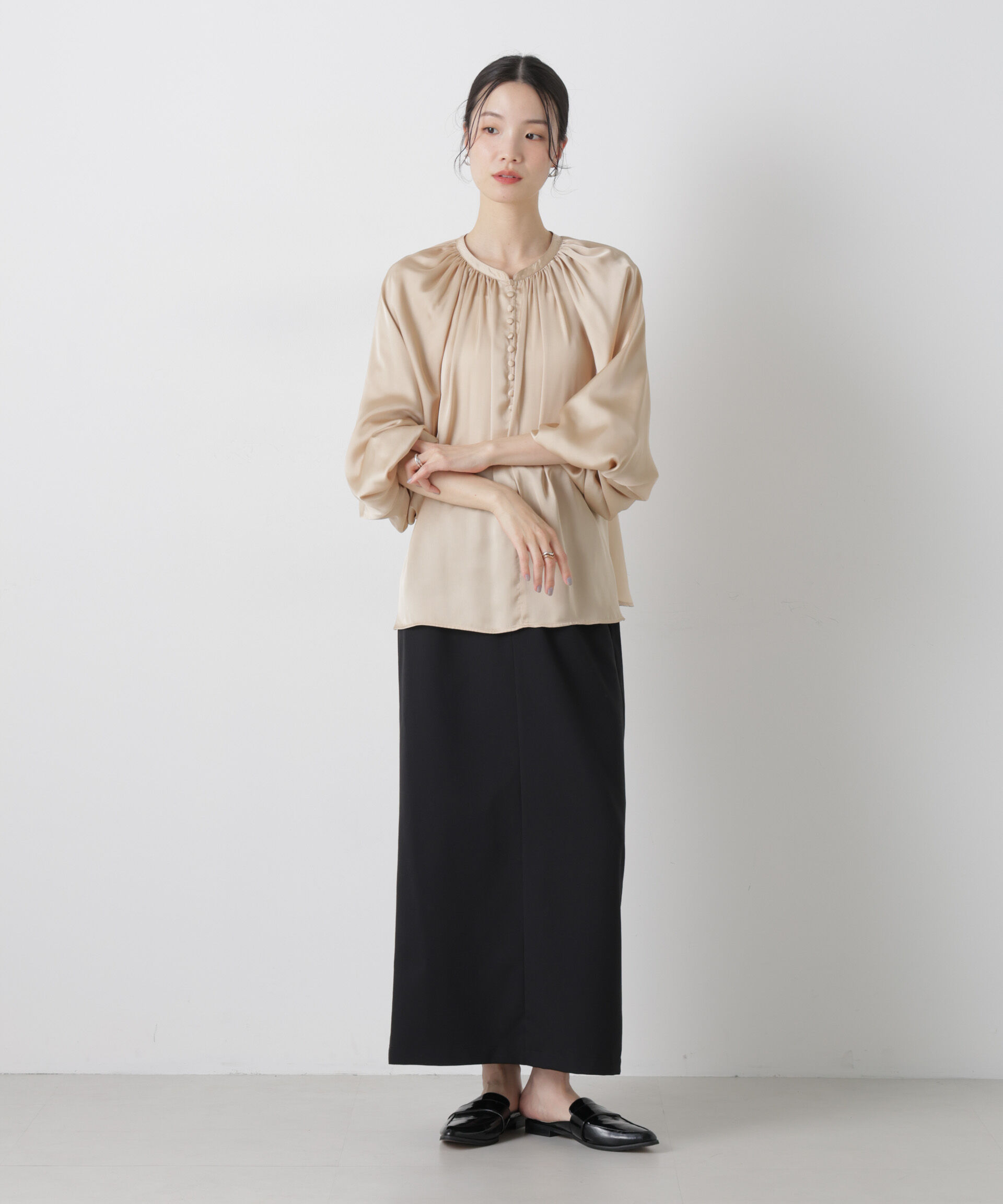 nano･universe「前後2wayサテンボリュームスリーブブラウス」|シャツ・ブラウス|