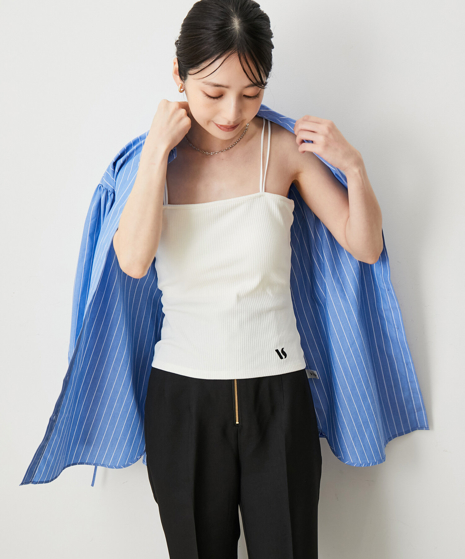 VIS「【ViVi12月号掲載】【選べる着丈】カップ付きロゴ刺繍キャミソール【洗える】」|キャミソール|