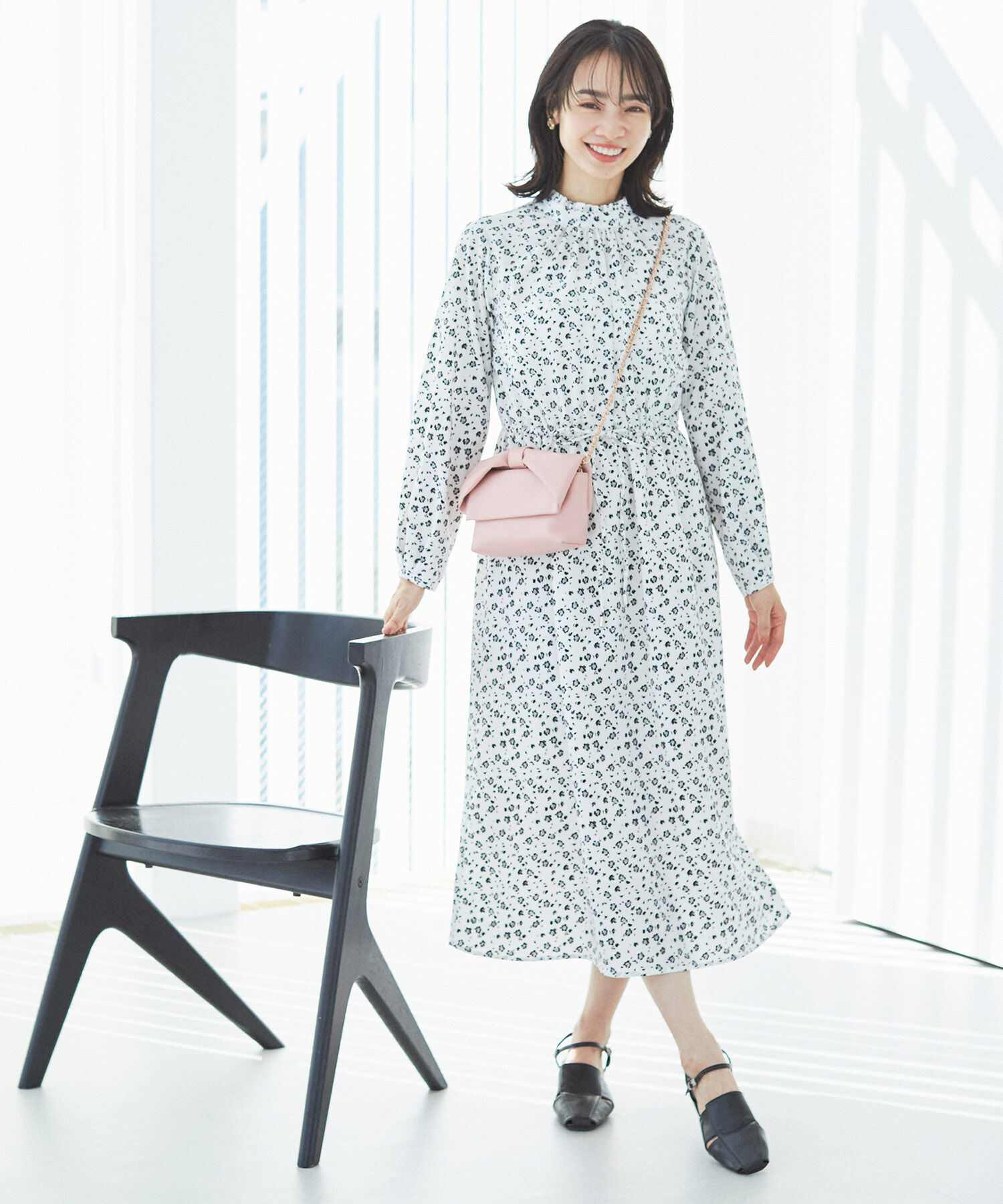 VIS「【一部店舗/WEB限定】【洗える】ハイネックフリルフラワープリントワンピース」|ワンピース|