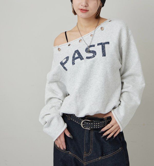  「EYELET OFF-SHOULDER LOGO SWEAT」|Tシャツ・カットソー|