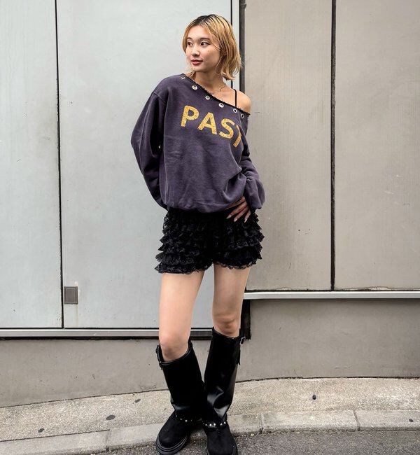  「EYELET OFF-SHOULDER LOGO SWEAT」|Tシャツ・カットソー|