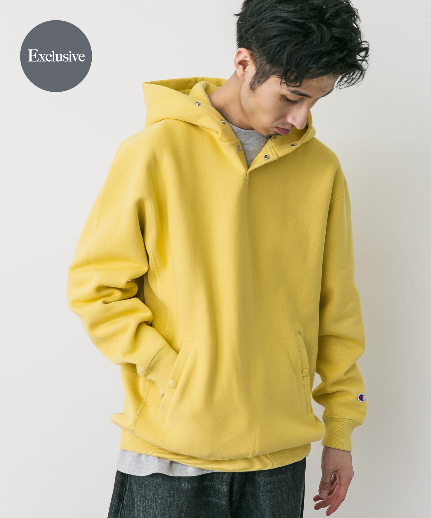 URBAN RESEARCH DOORS「『別注』Champion&times;DOORS　RW HALF SNAP PARKA」|パーカー|イエロー