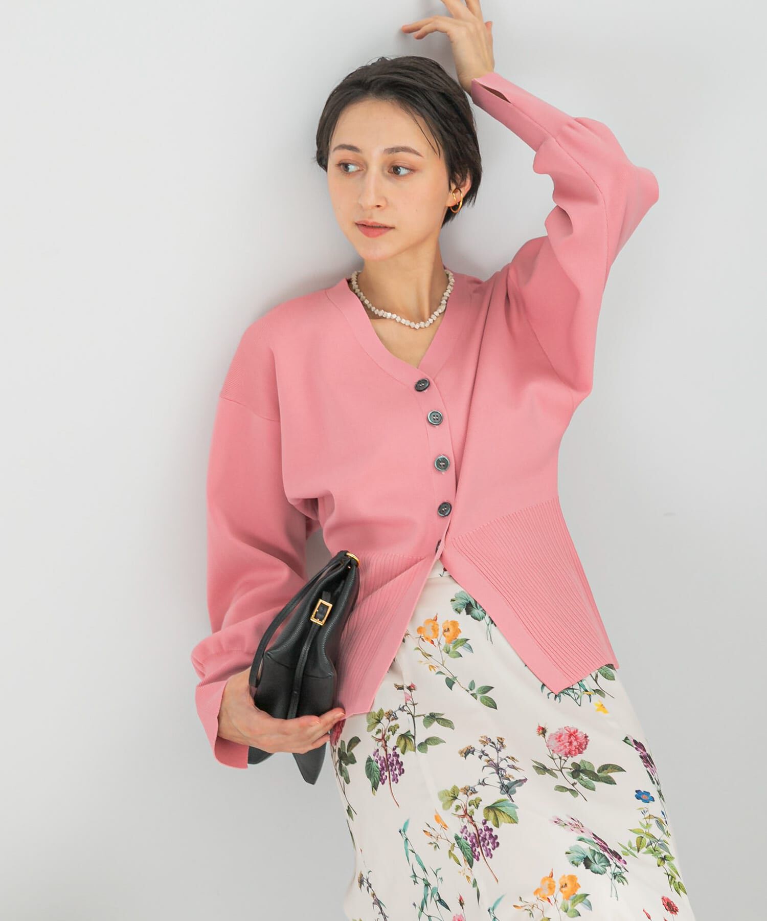 URBAN RESEARCH ROSSO「Vネックリブフロント釦デザインニット」|カーディガン|ピンク