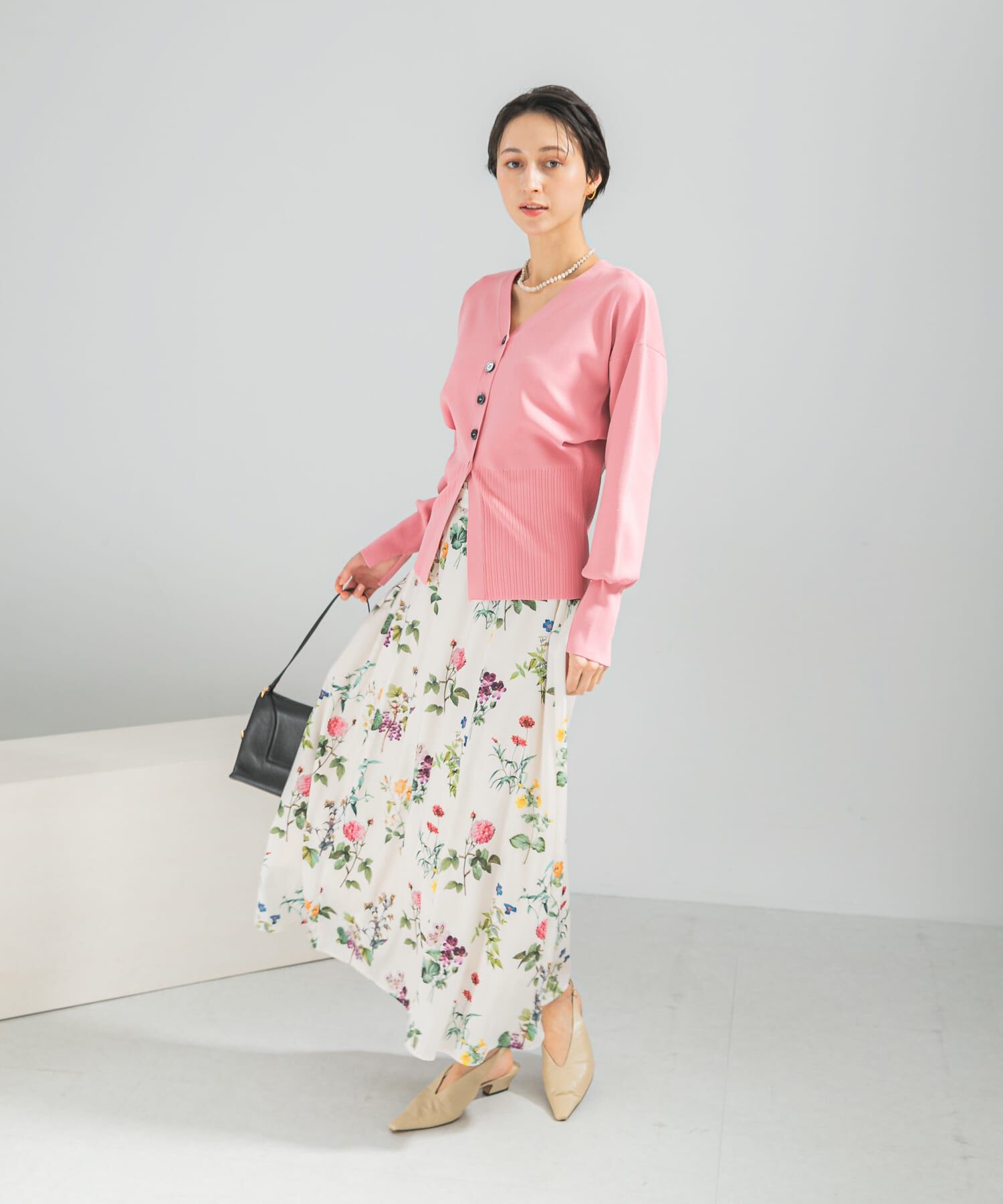 URBAN RESEARCH ROSSO「Vネックリブフロント釦デザインニット」|カーディガン|