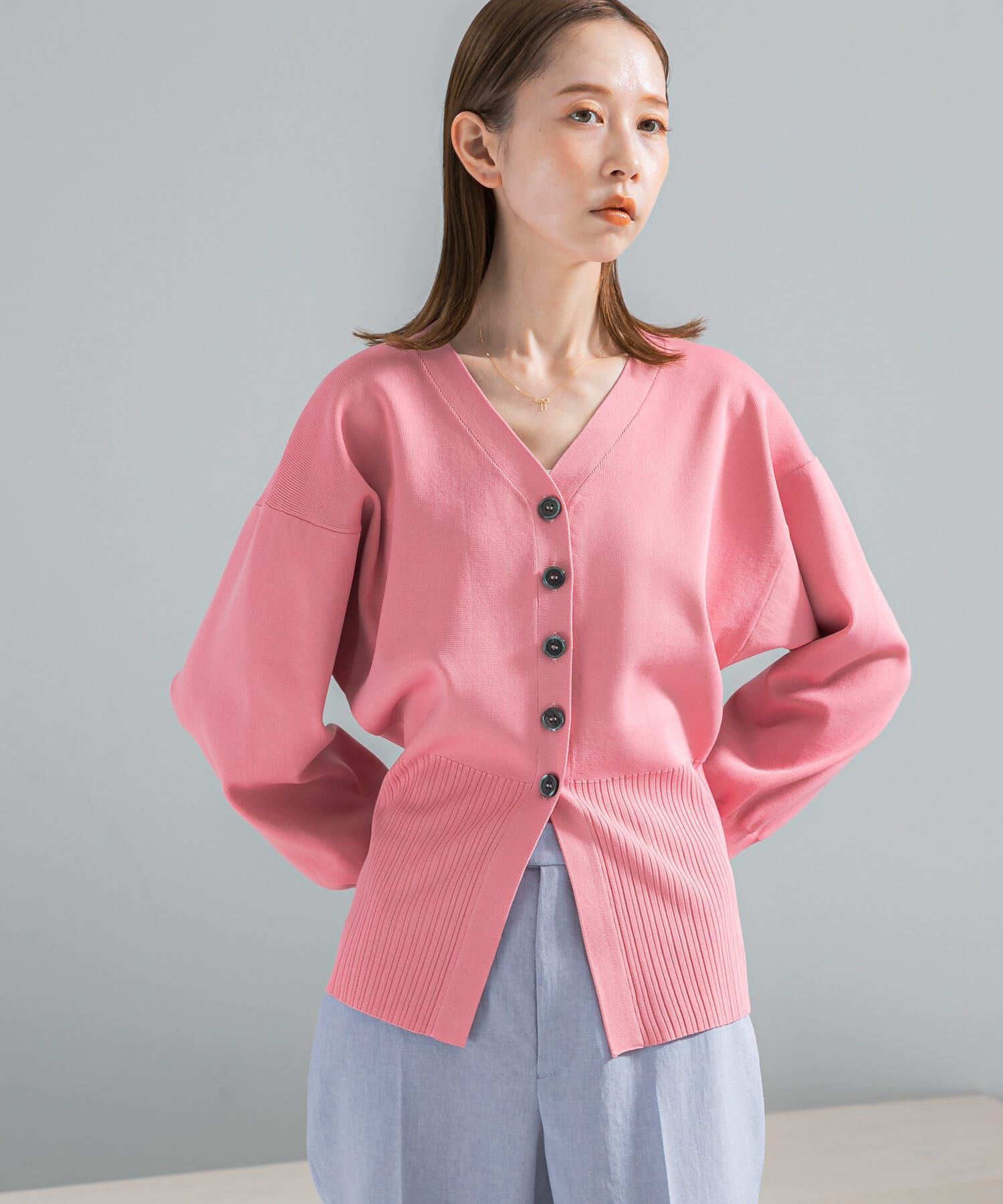 URBAN RESEARCH ROSSO「Vネックリブフロント釦デザインニット」|カーディガン|