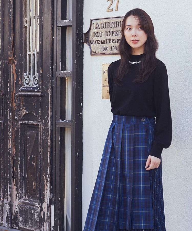 earth music&ecology「パール&ビジューハイネックプルオーバー」|ニット・セーター|