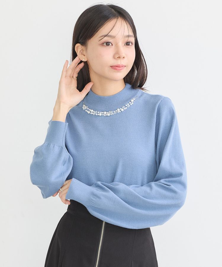 earth music&ecology「パール&ビジューハイネックプルオーバー」|ニット・セーター|Blue