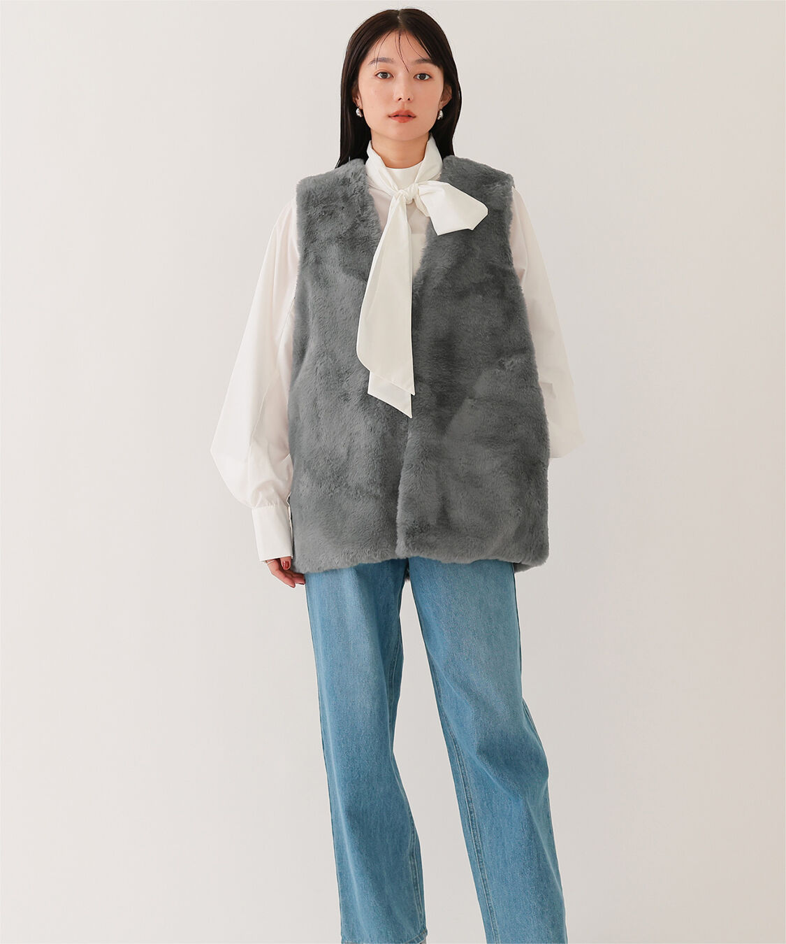 ur's「フェイクファーノーカラージレ」|ベスト・ジレ|