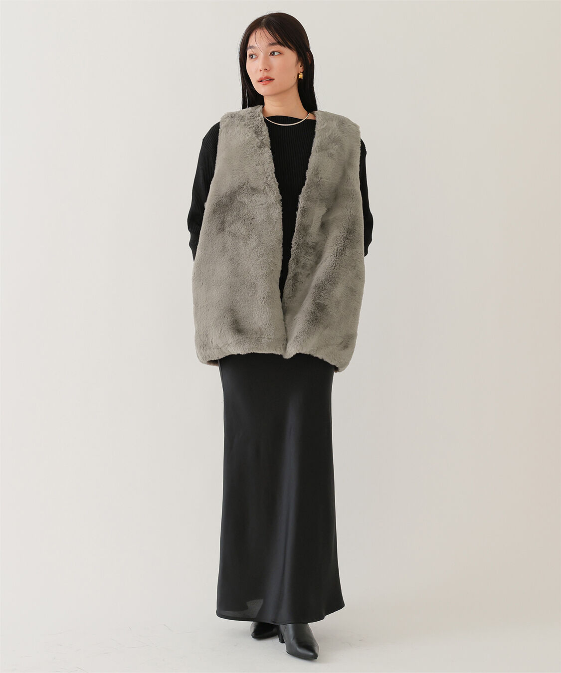 ur's「フェイクファーノーカラージレ」|ベスト・ジレ|