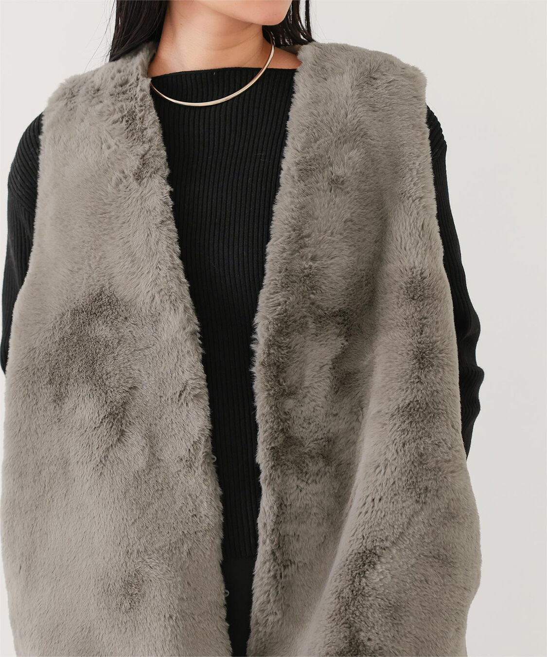 ur's「フェイクファーノーカラージレ」|ベスト・ジレ|