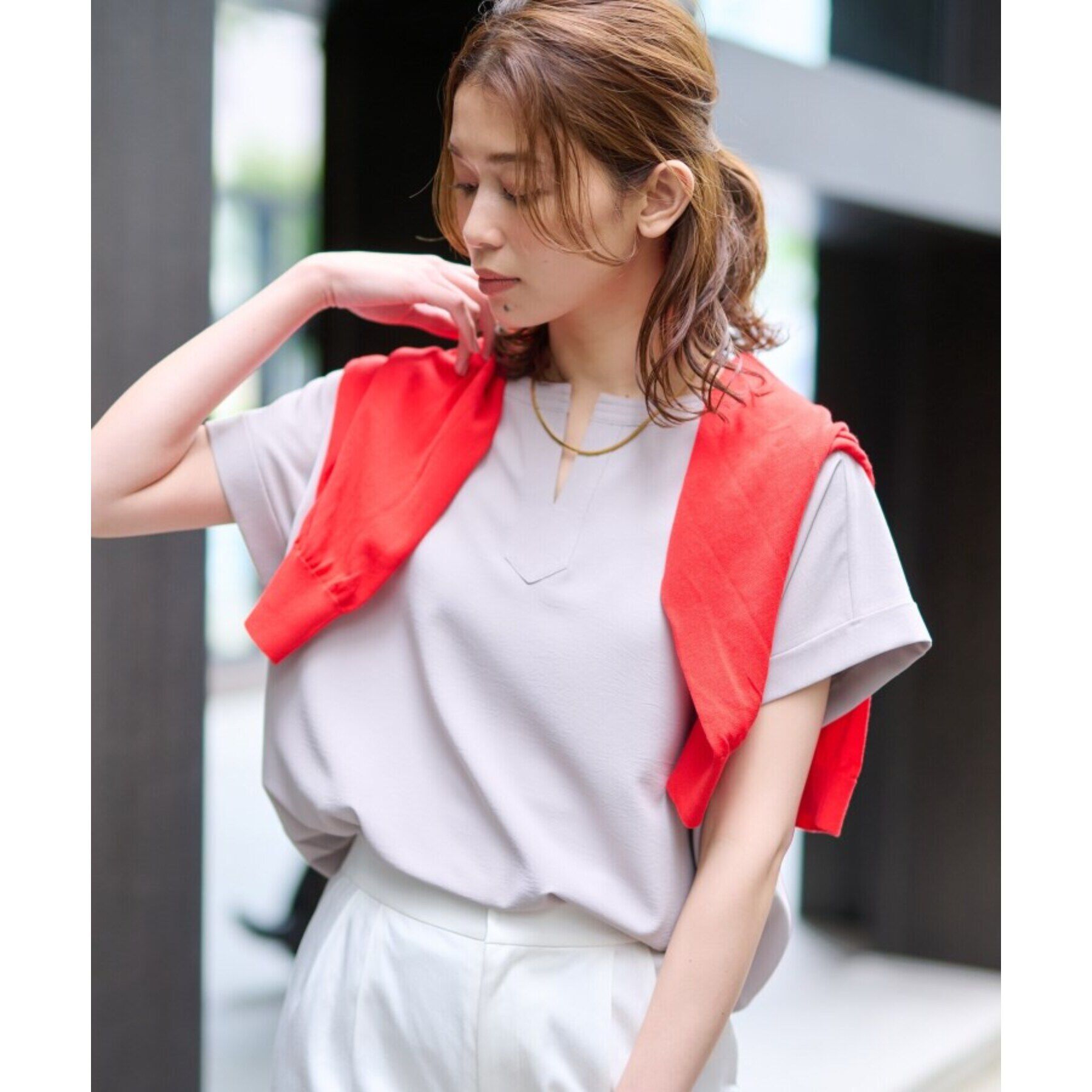 UNTITLED「【清涼感／夏も快適人気セットアップ】リラックスシルエット スキッパーブラウス」|シャツ・ブラウス|ベージュ(752)