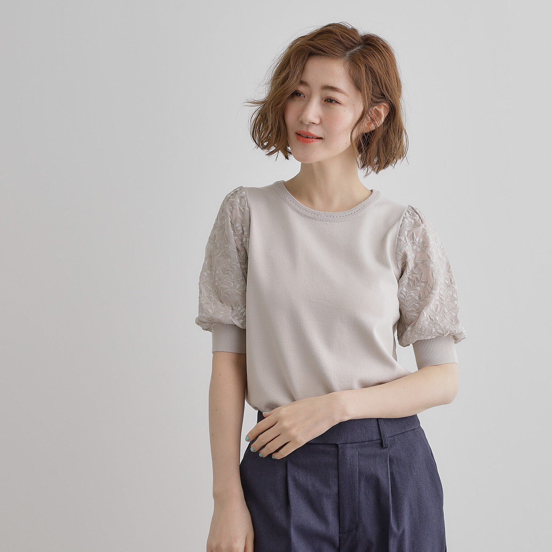 grove「ほんのり透ける抜け感がポイント！袖刺繍5分袖プルオーバー」|ニット・セーター|