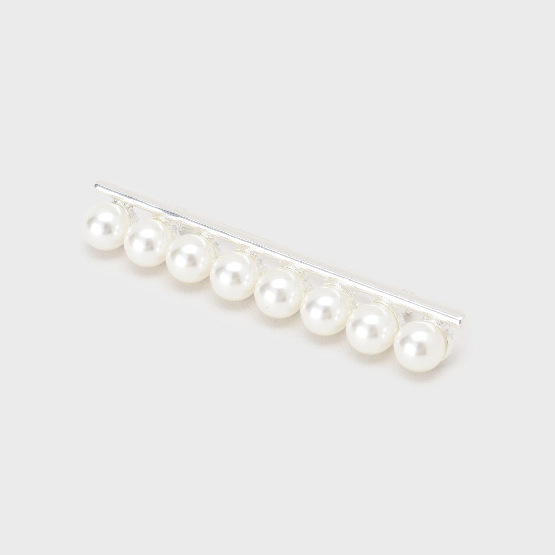 INDIVI「【セレモニー／上品】パール調モチーフブローチ」|ブローチ・コサージュ|シルバー(006)