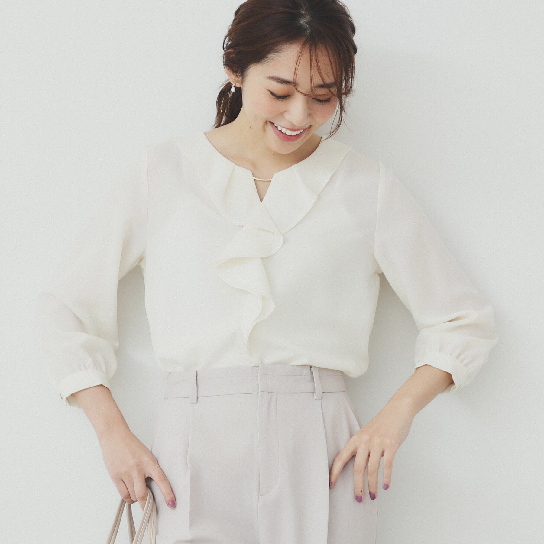 index「フリルバーデザインブラウス【洗濯機洗い可/イージーアイロン/防シワ】」|シャツ・ブラウス|オフホワイト(803