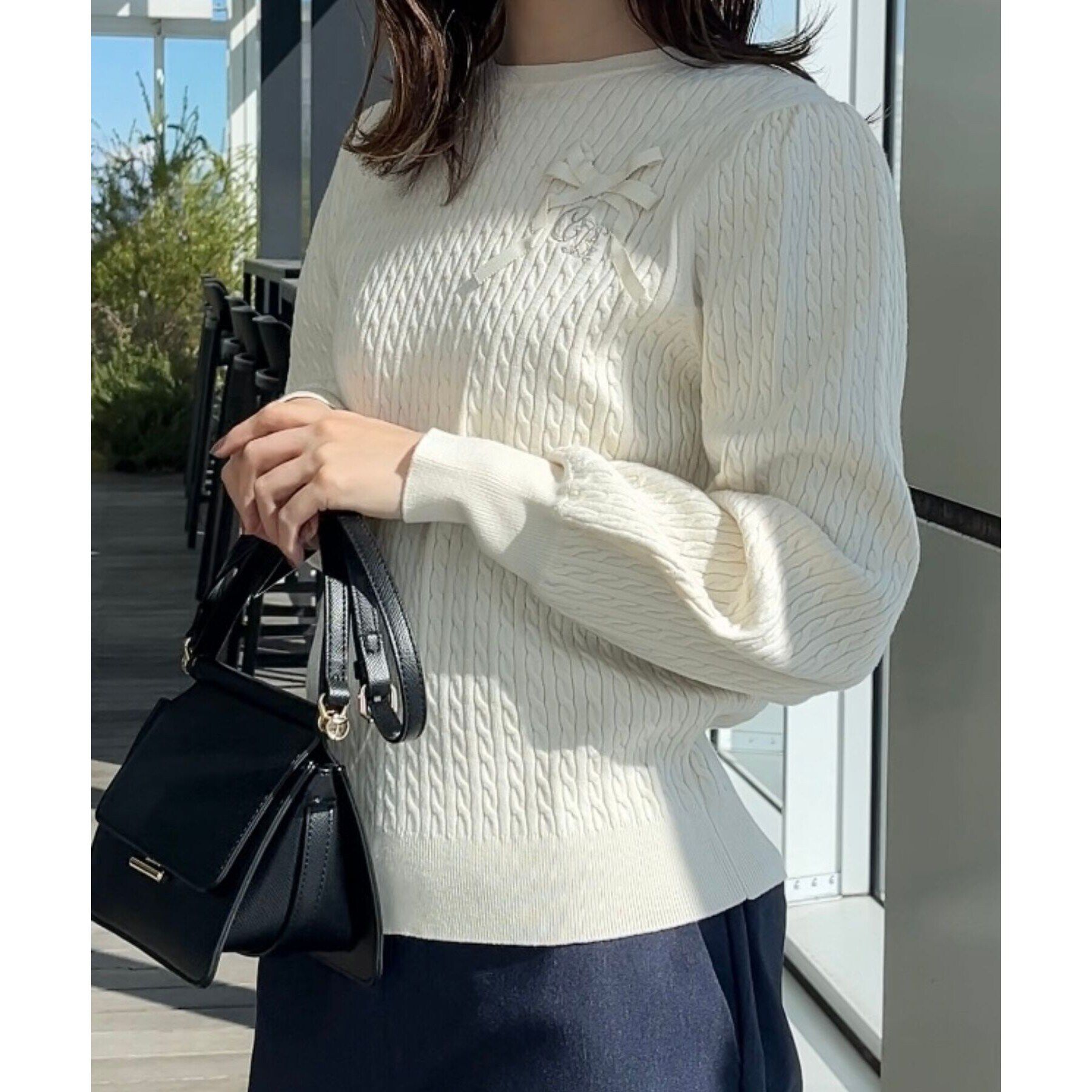 Couture broach「【きれいめカジュアル/通勤】細ケーブルリボン刺繍ロゴニット」|ニット・セーター|