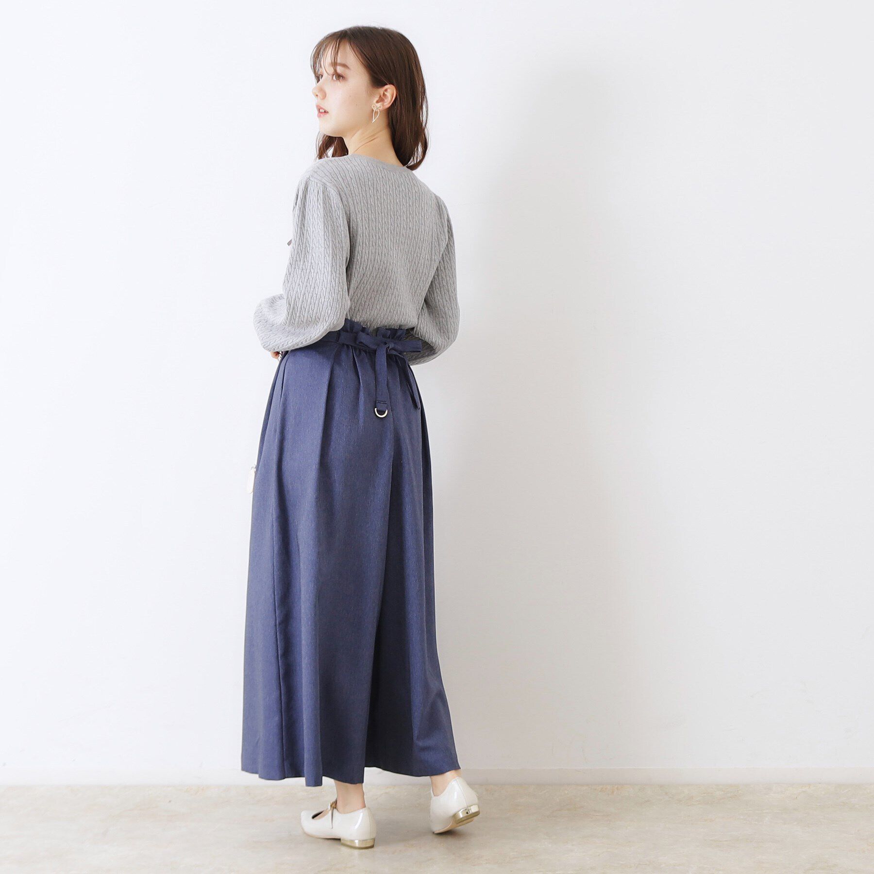 Couture broach「【きれいめカジュアル/通勤】細ケーブルリボン刺繍ロゴニット」|ニット・セーター|