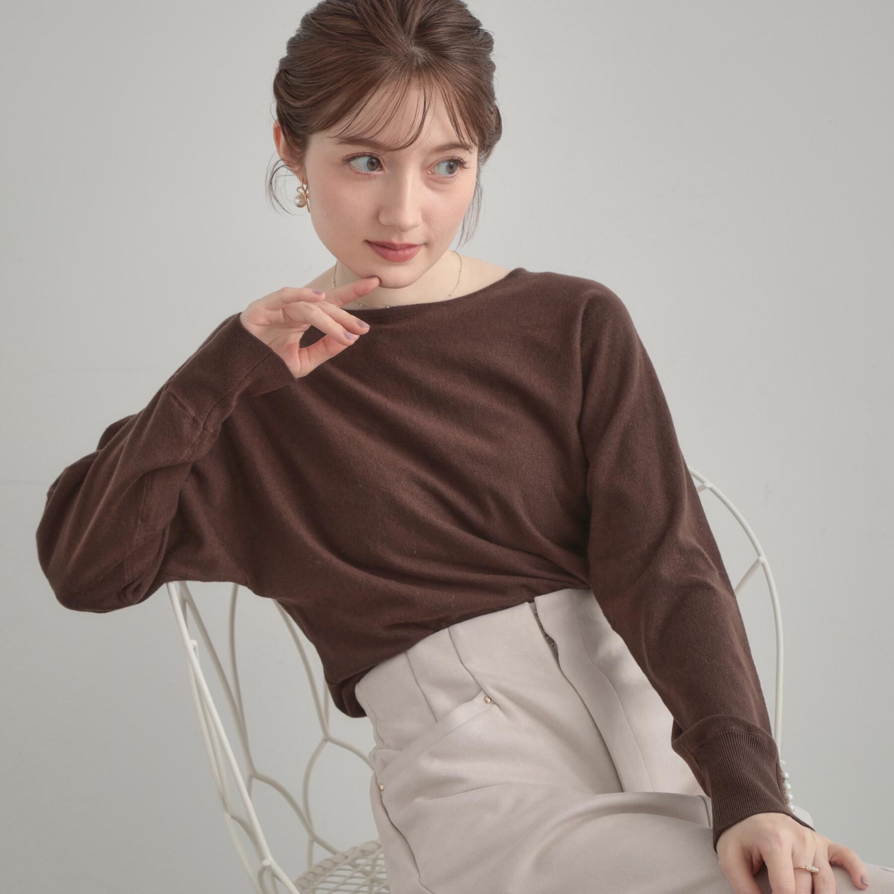 Couture broach「【大人上品・通勤・前後2WAY】バックパール調ドルマンニット」|ニット・セーター|