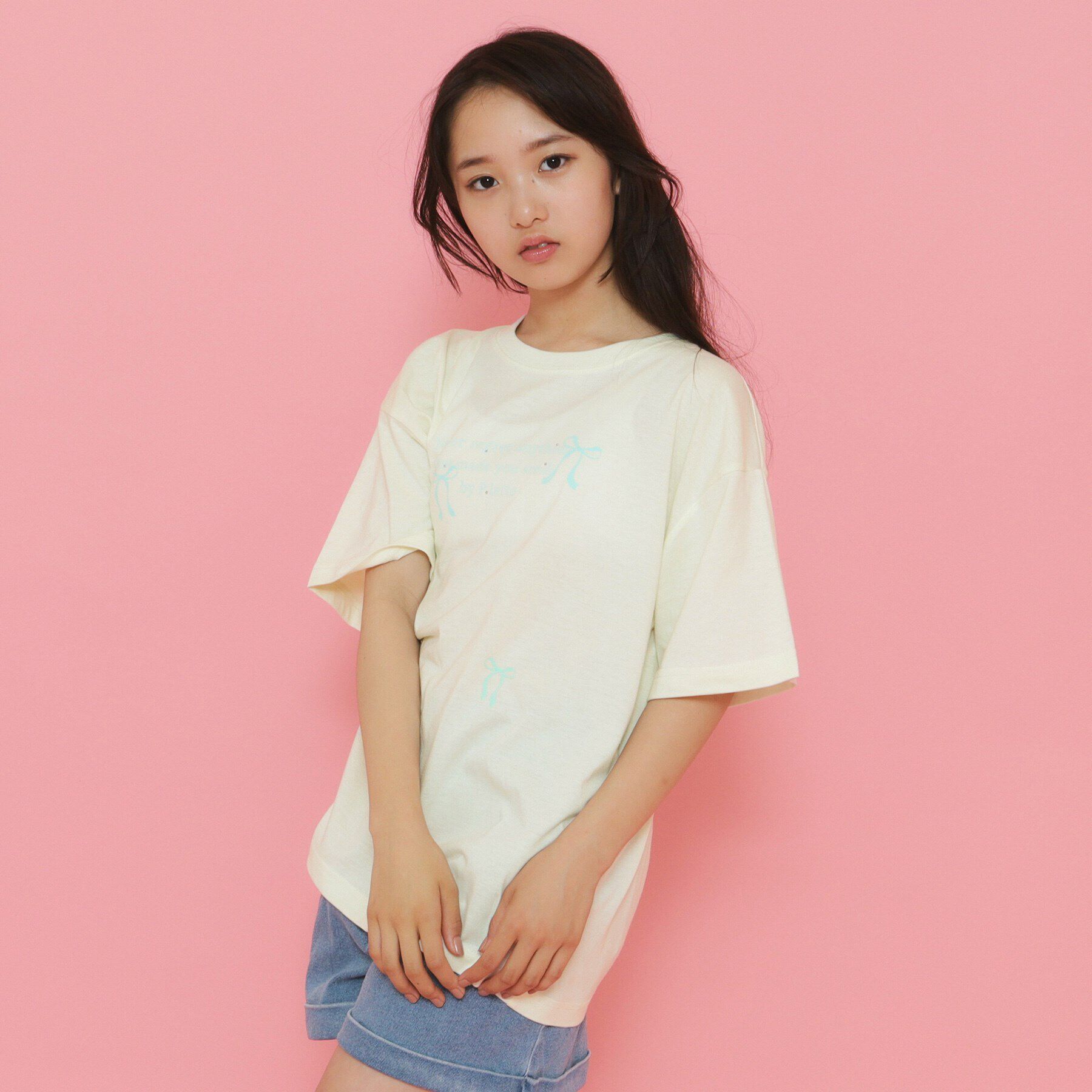 PINK-latte「リボンロゴプリントラインストーン付きTシャツ」|Tシャツ・カットソー|アイボリー(004)