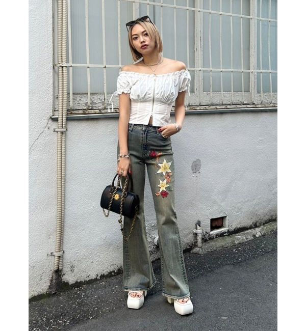 EVRIS「Embroideryフレアデニムパンツ」|デニム|