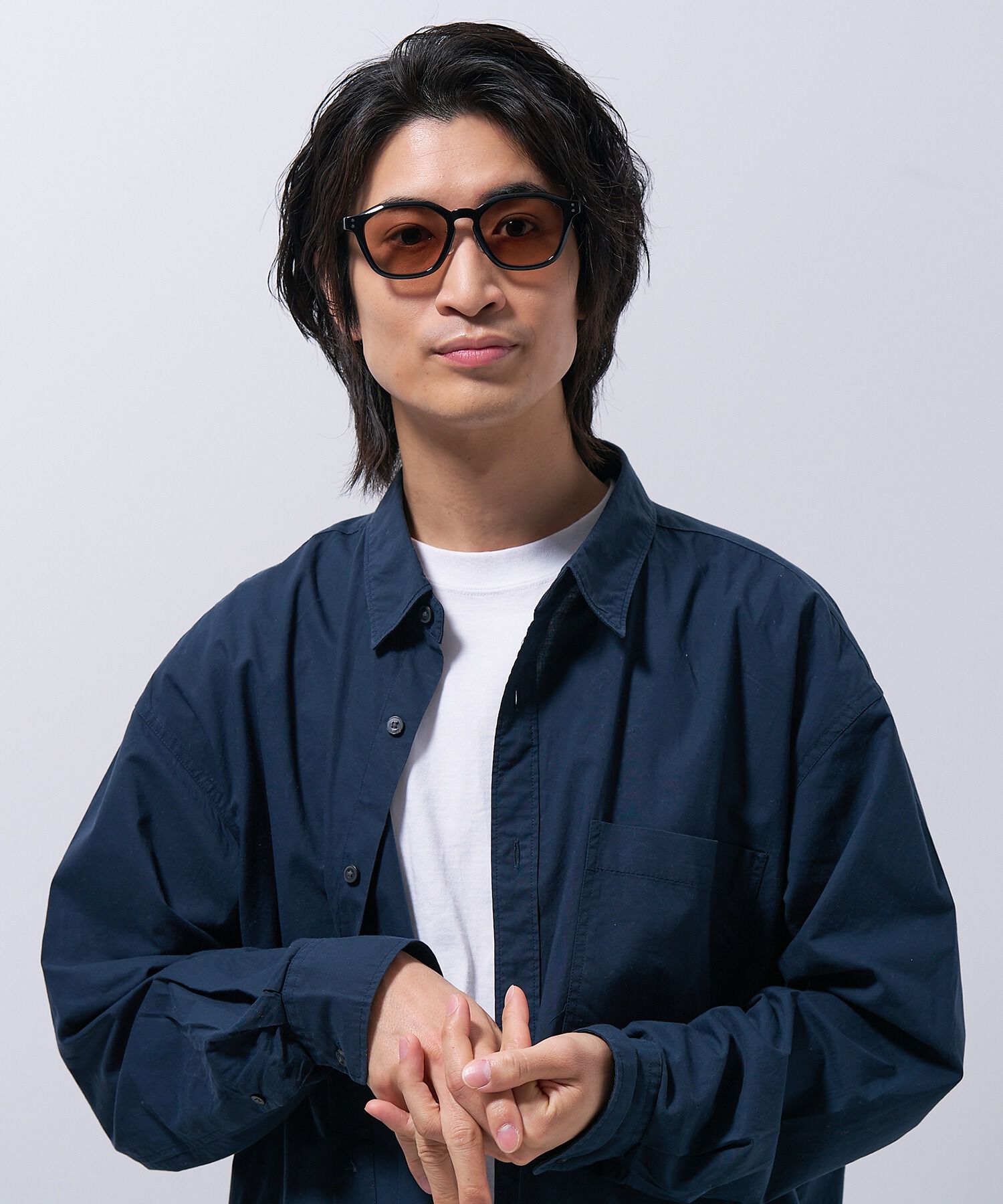  「ウェリントン型 調光サングラス｜レンズの色が変わるサングラス」|サングラス|